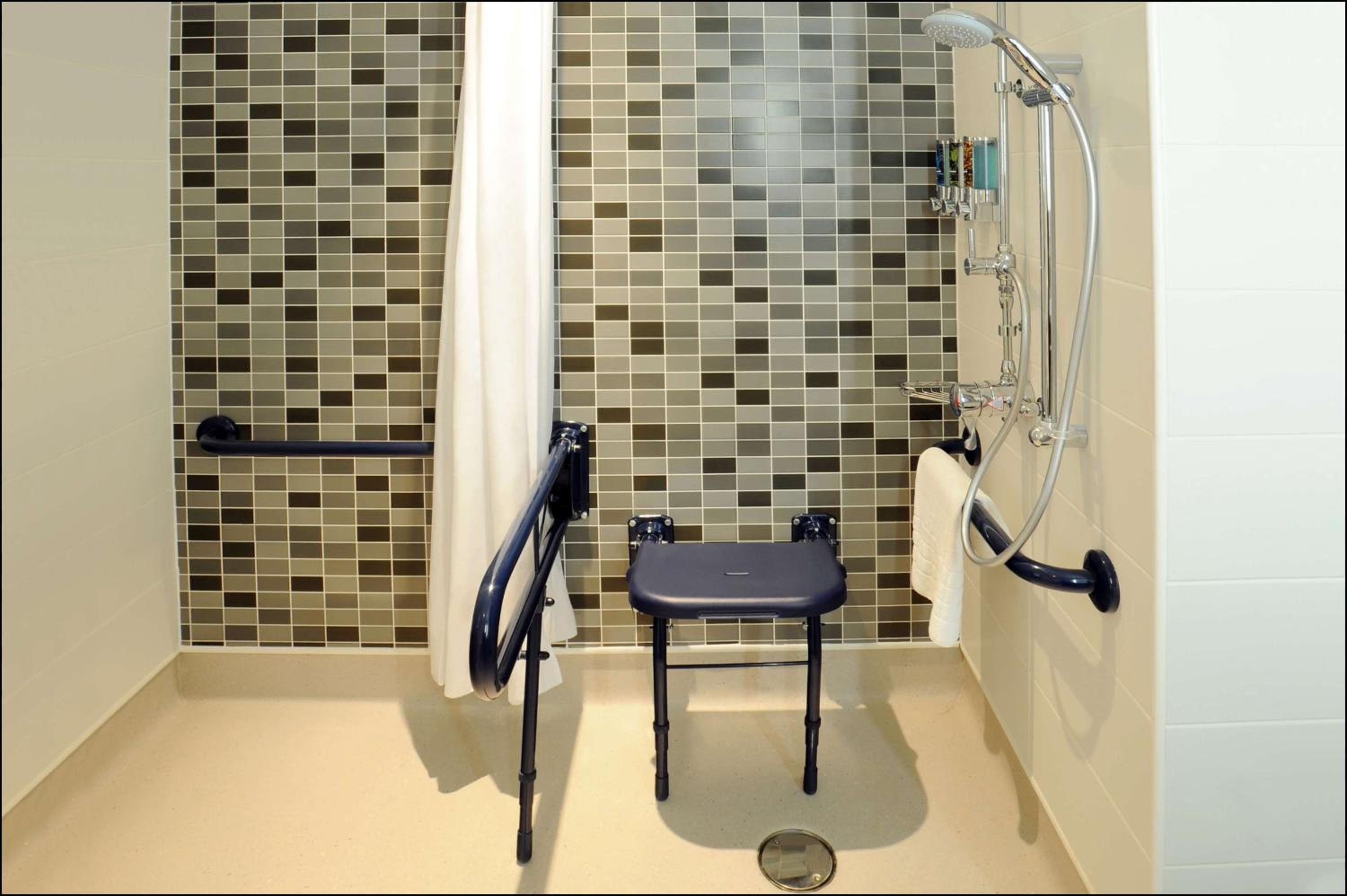 Queen Room - Mobility Access