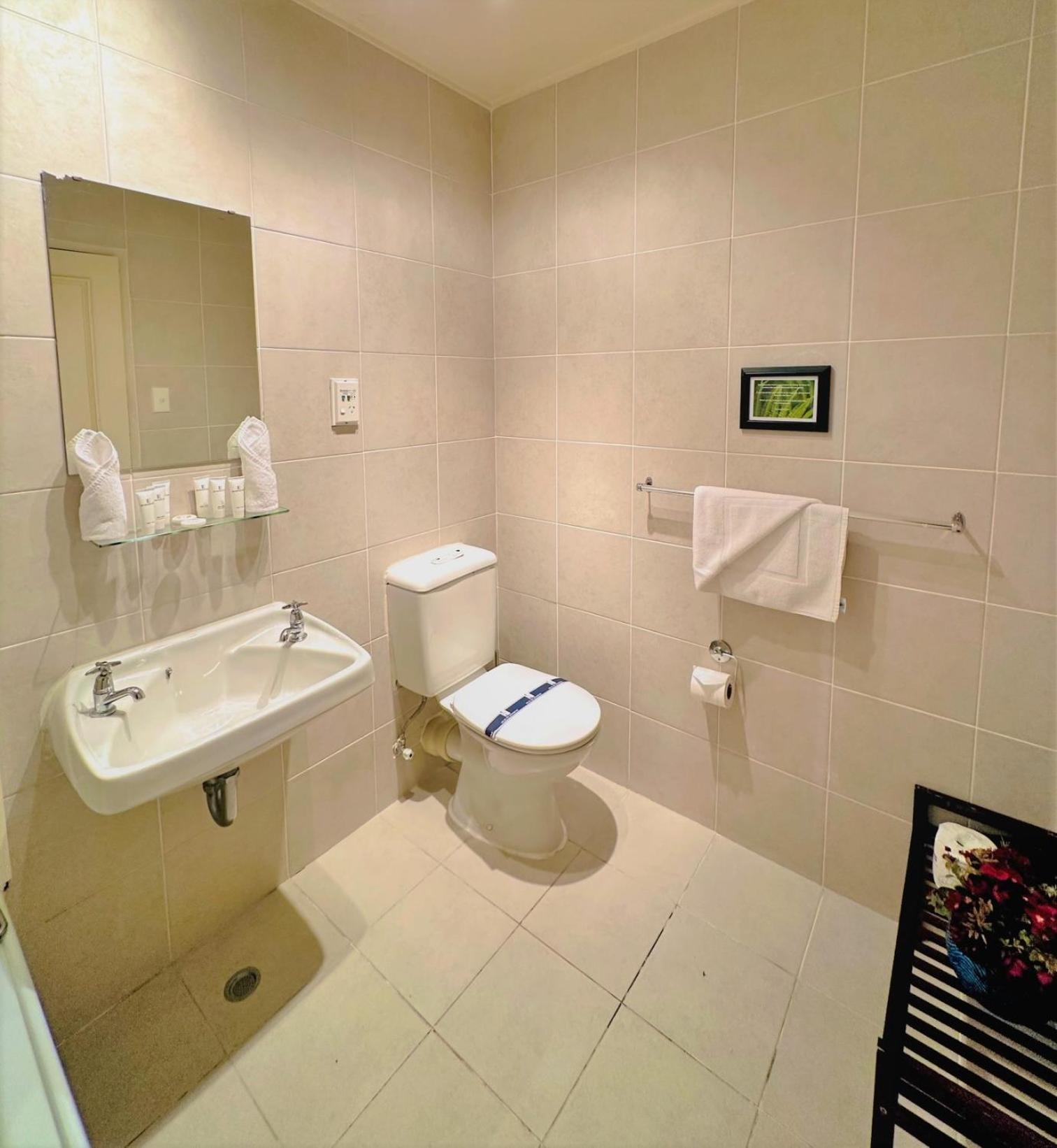 Superior King Room with Sun Room and Harbor View