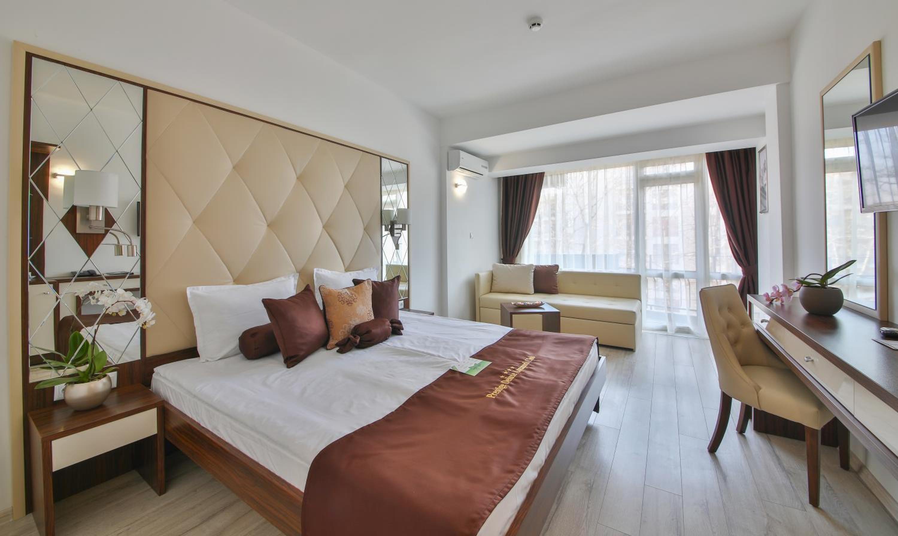 Deluxe Double or Twin Room with Balcony - Free Aquapark Access
