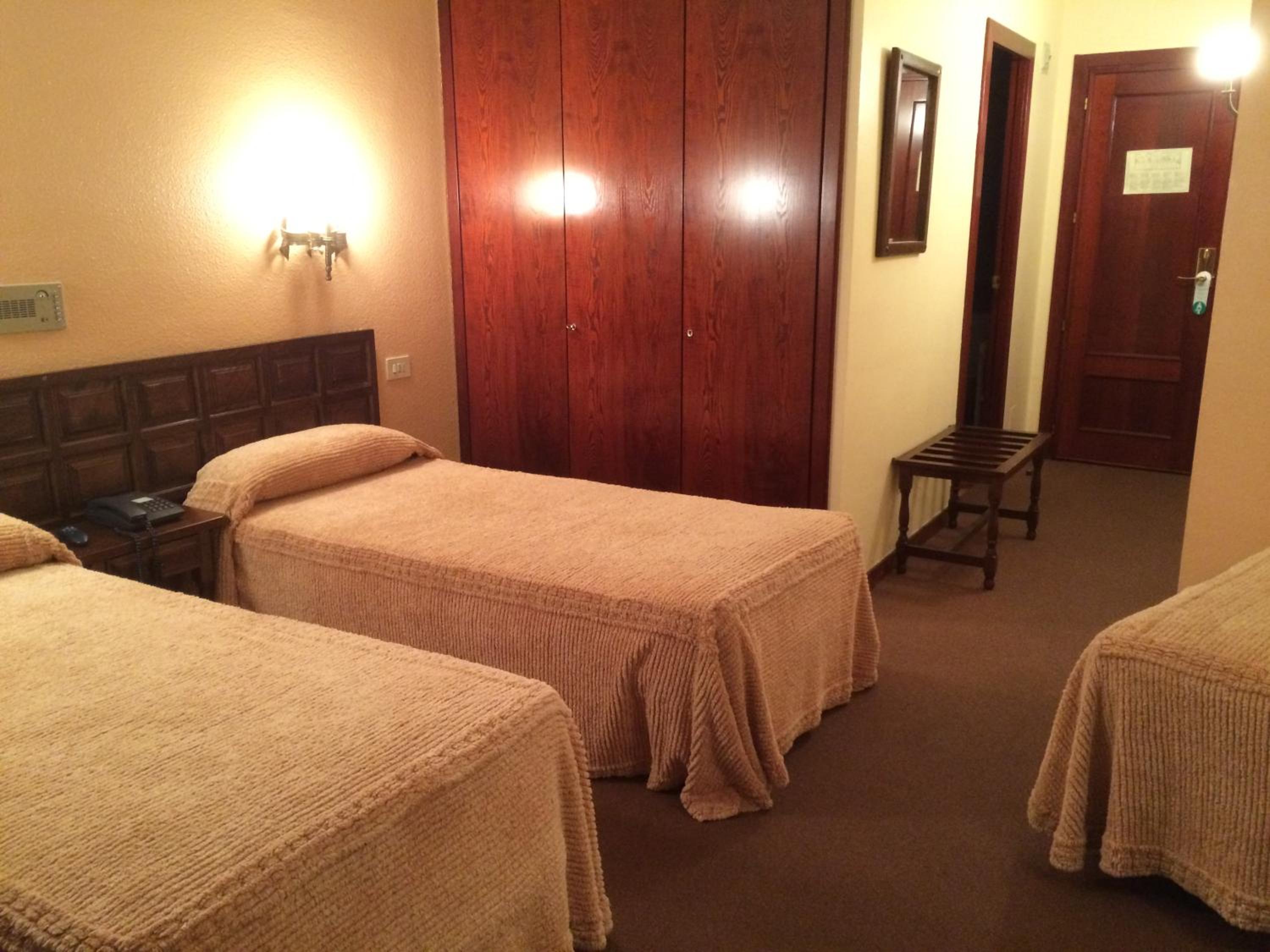 Quadruple Room (2 Adults + 2 Children)