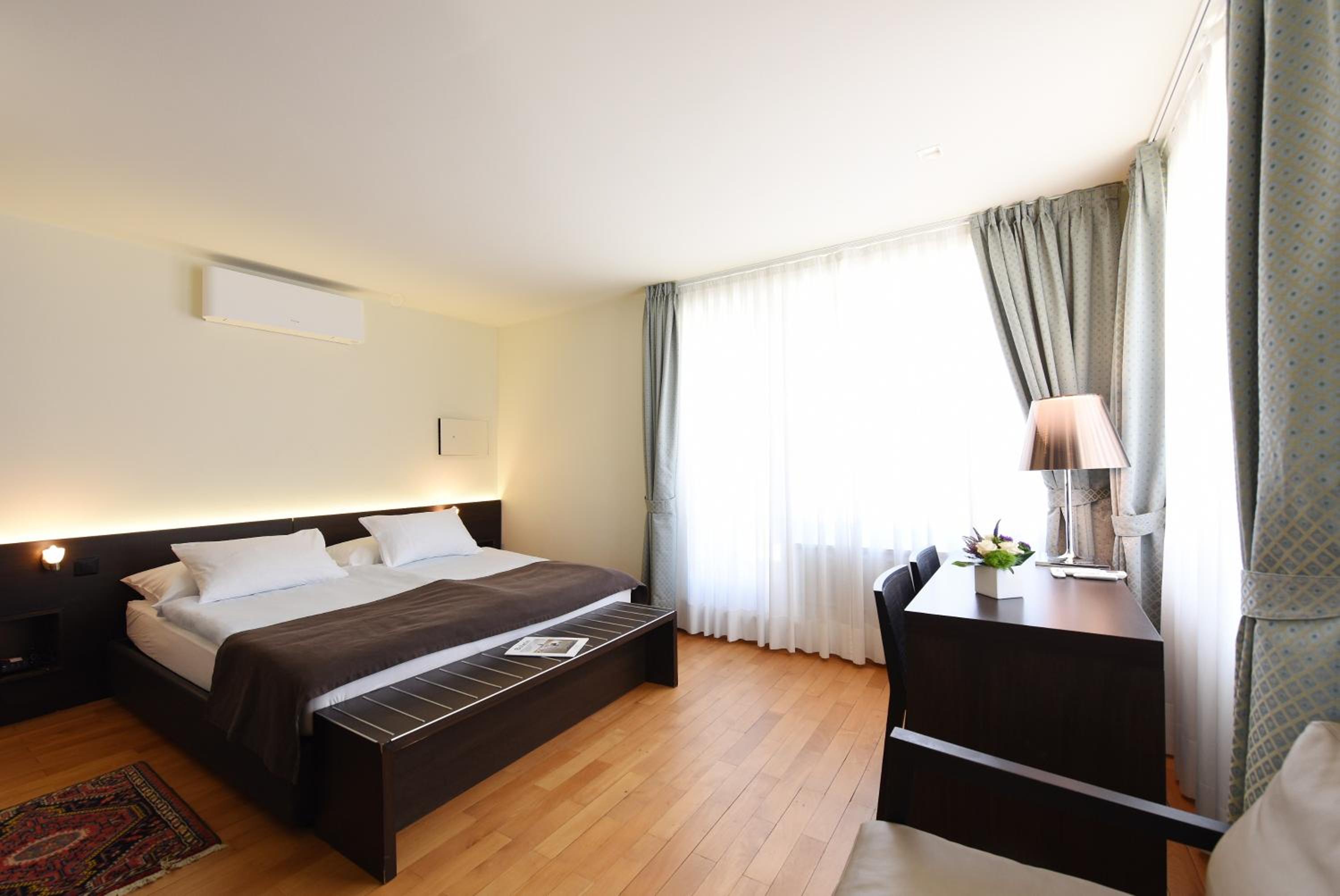 Two-Bedroom Suite with Lake View and Terrace