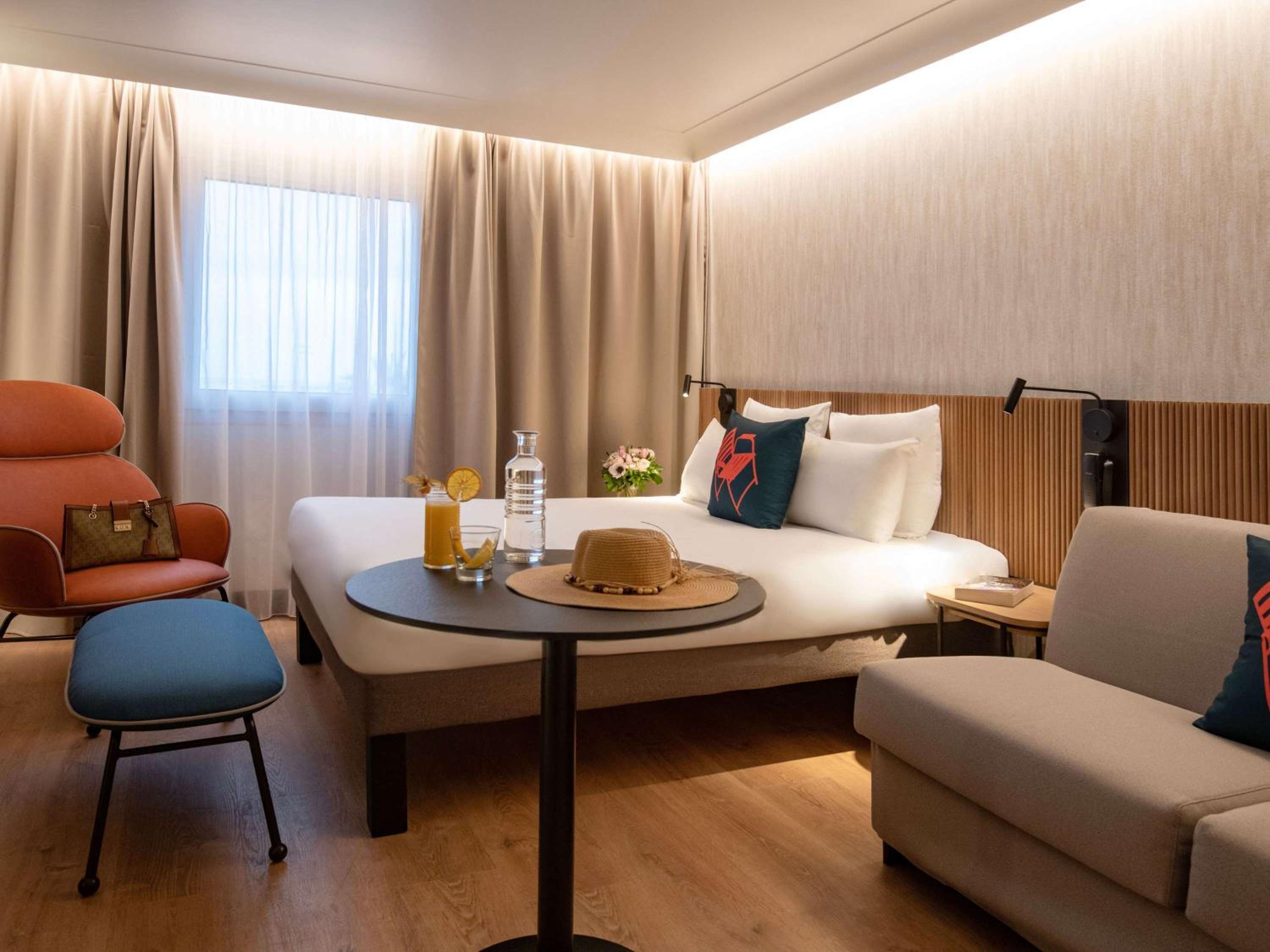 Superior Queen Room with Sofa