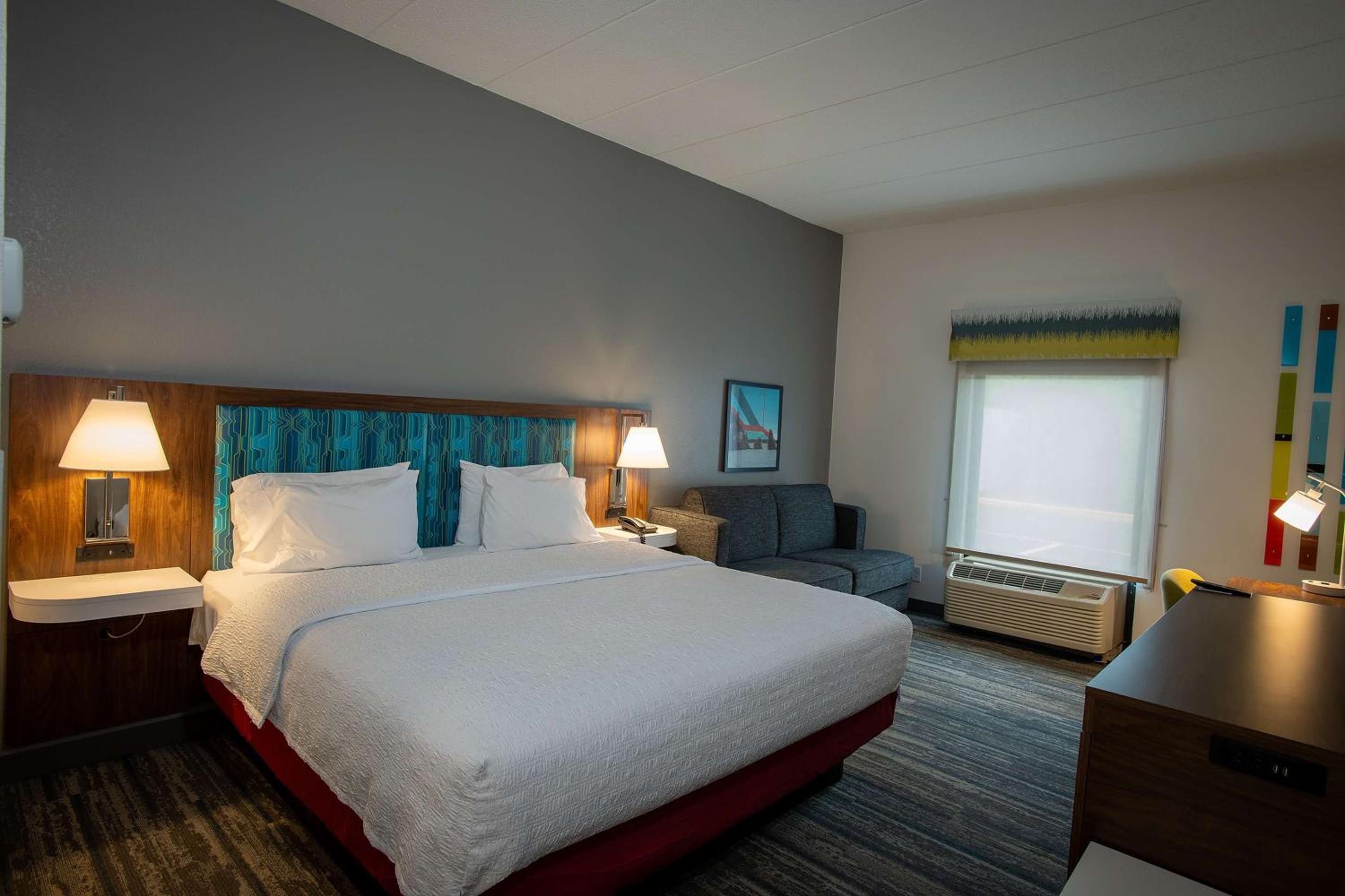 King Room with Sofa Bed - Non-Smoking