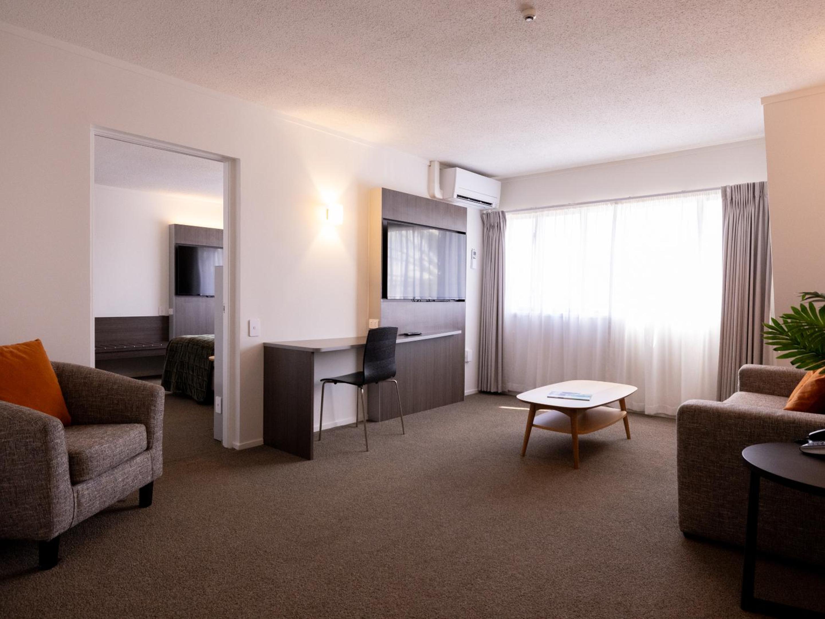 Superior King with Lounge