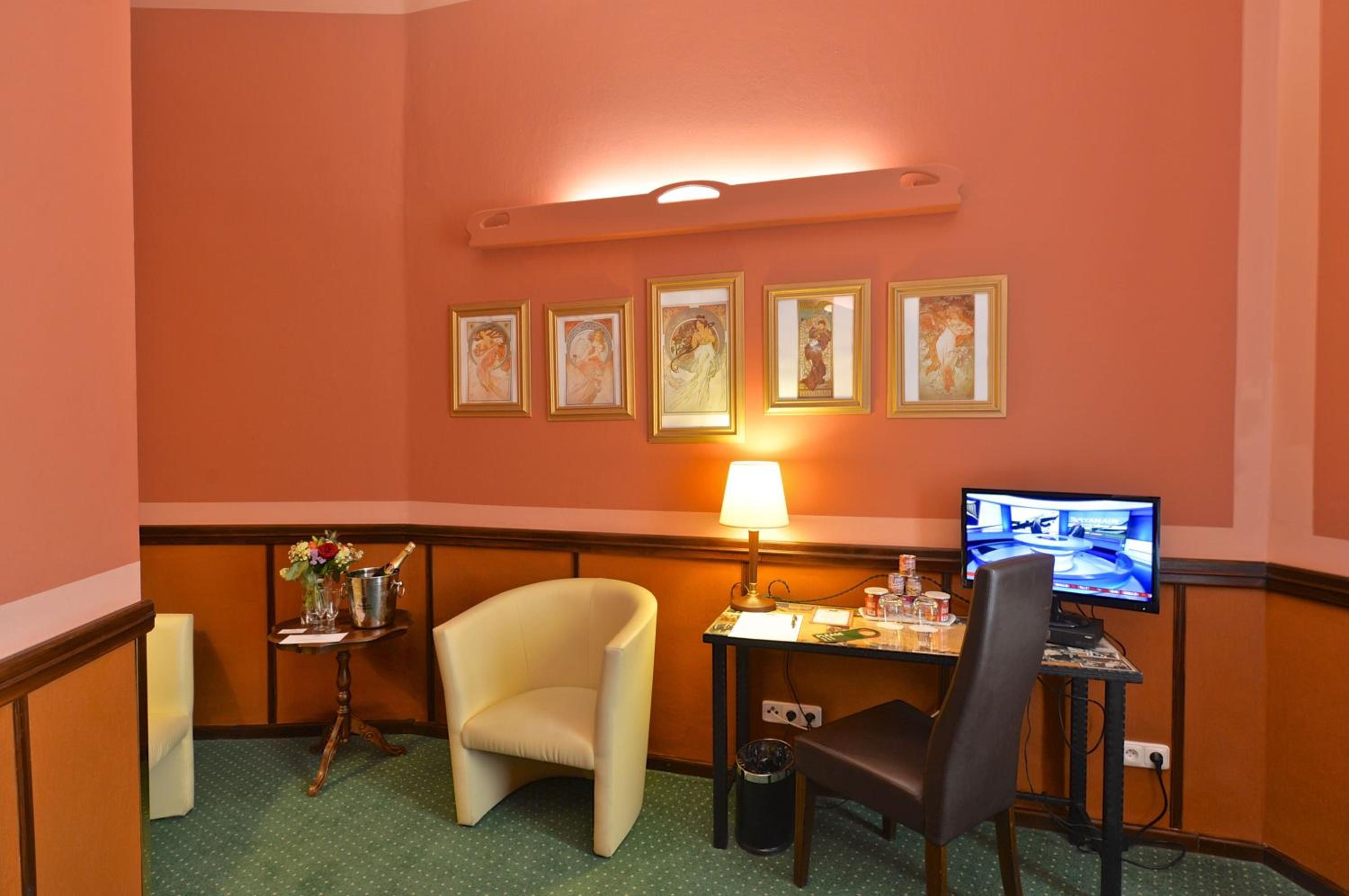 Classic Double or Twin Room