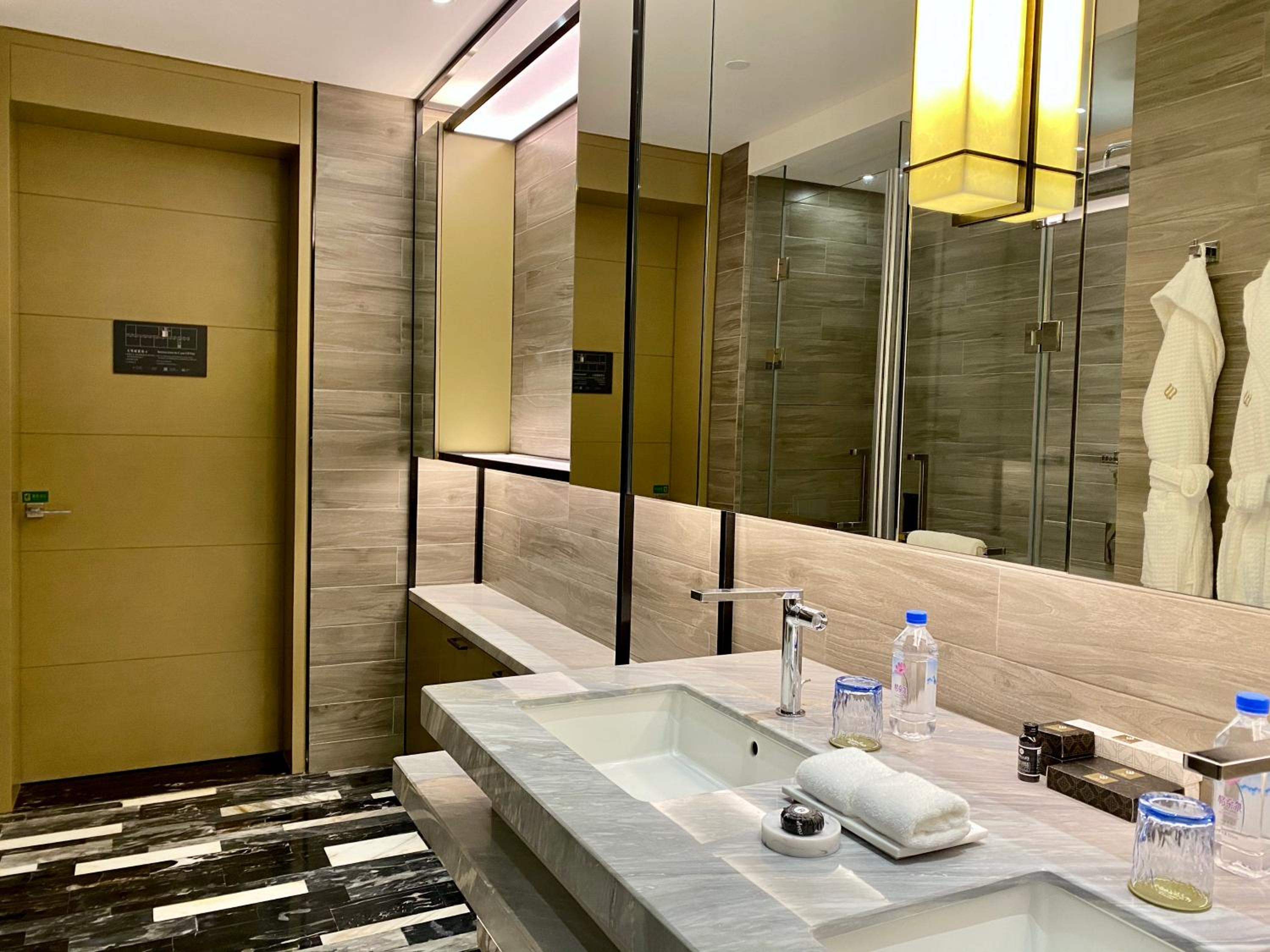 Two Bedroom Deluxe Residence Contemporary