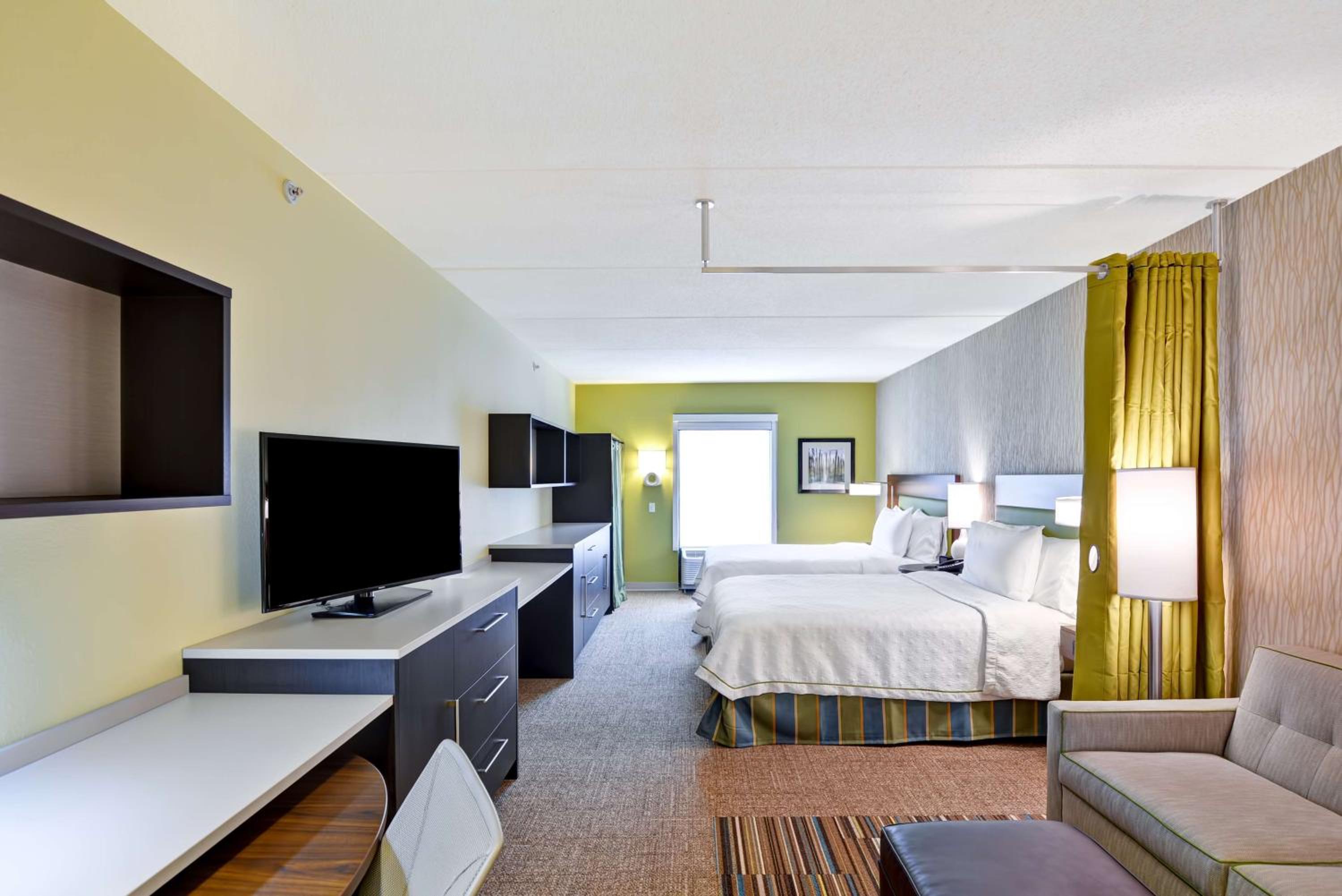 Queen Studio Suite with Two Queen Beds - Non-Smoking