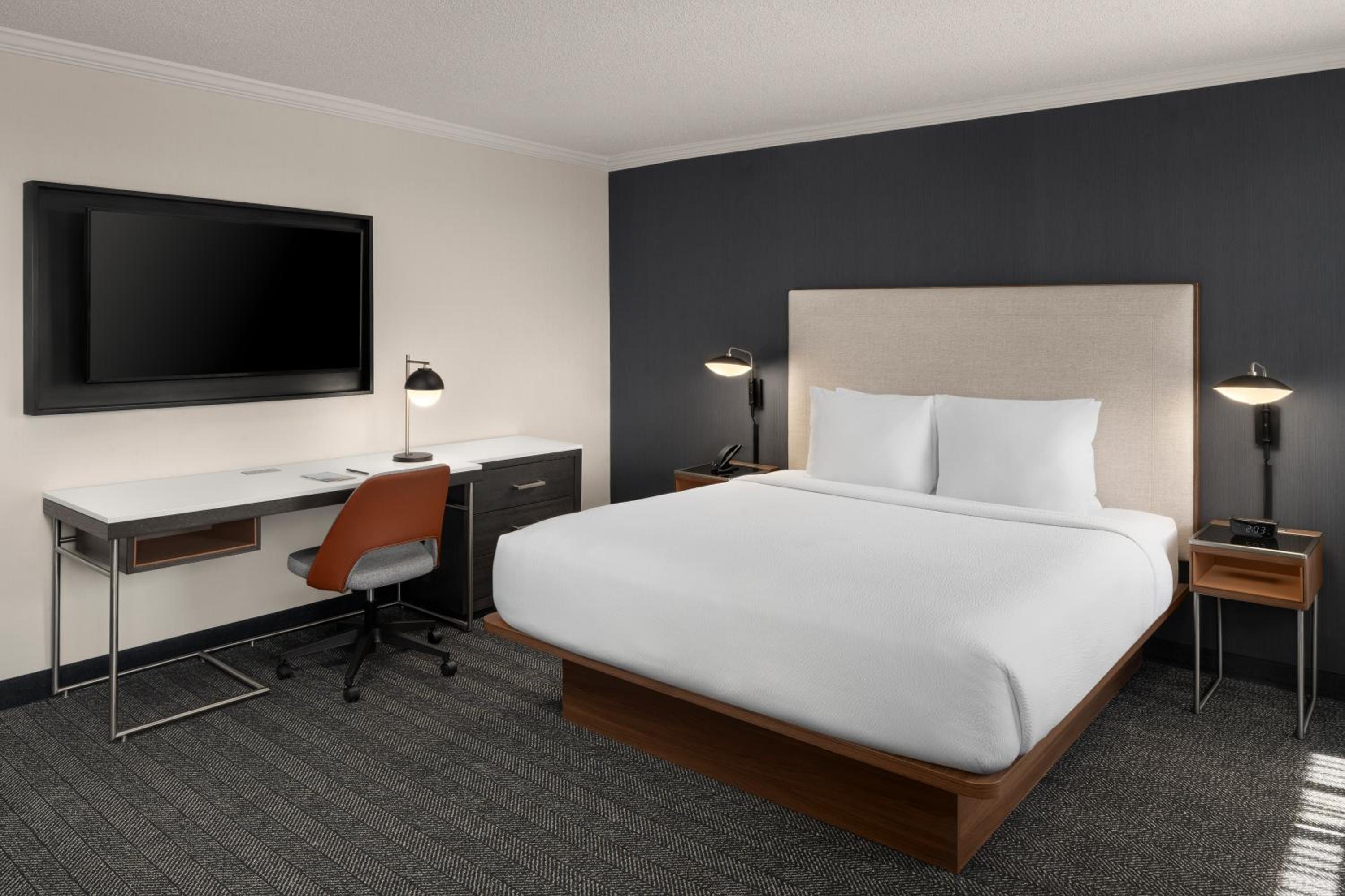 King Studio with Sofa Bed