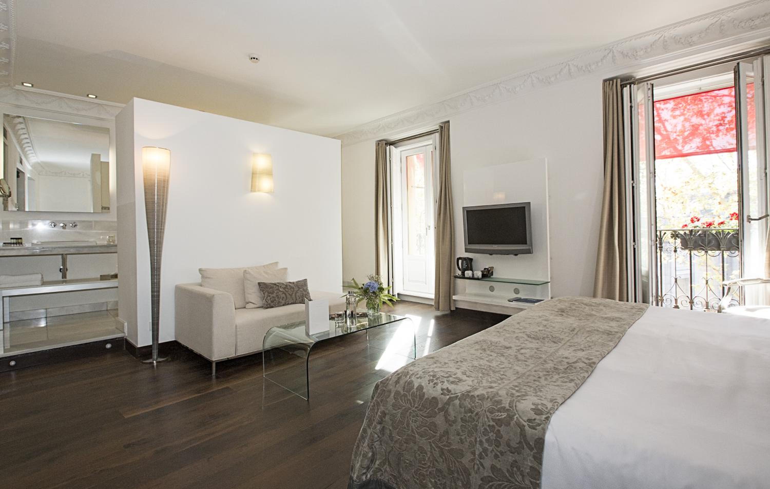 Deluxe Double or Twin Room with View
