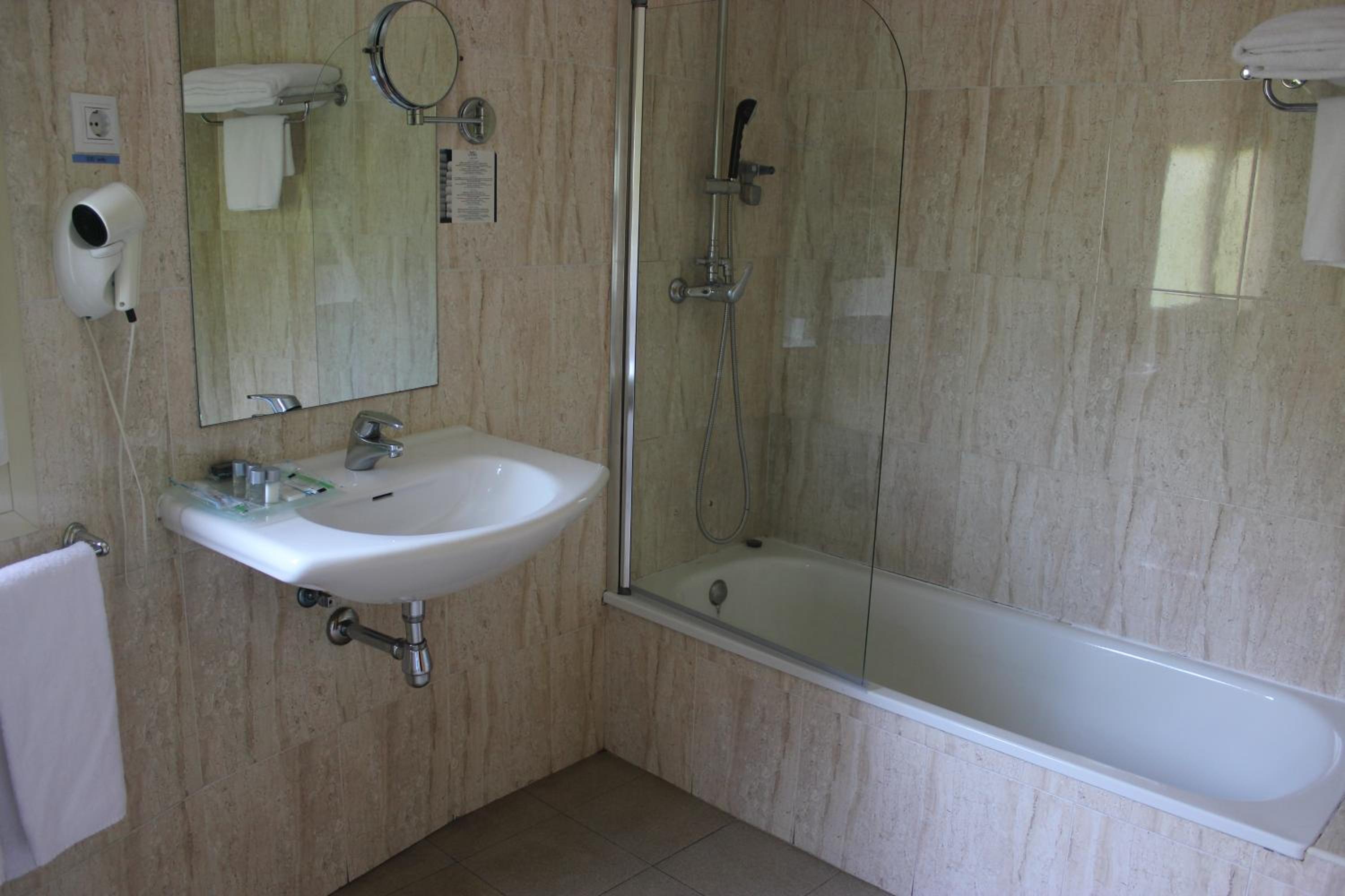 Double Room with Extra Bed (3 Adults)