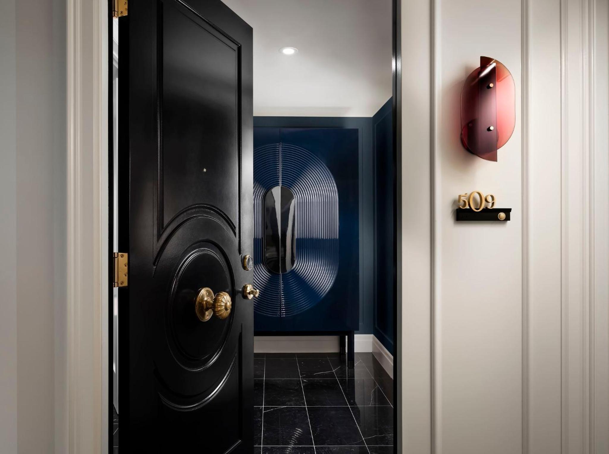 Deluxe One Bedroom Suite  (The Olivia)
