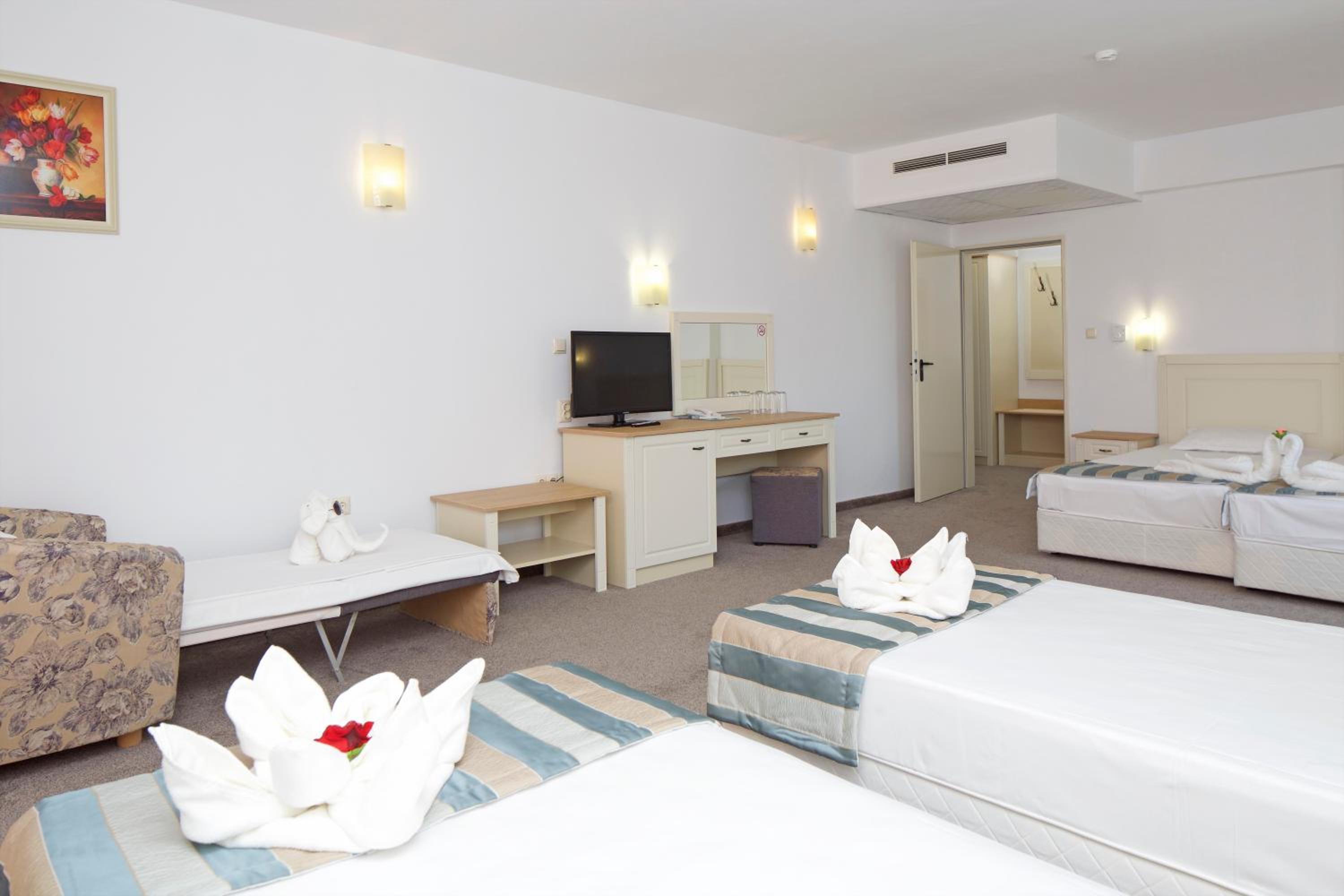Superior Family Room with Balcony (4 Adults)