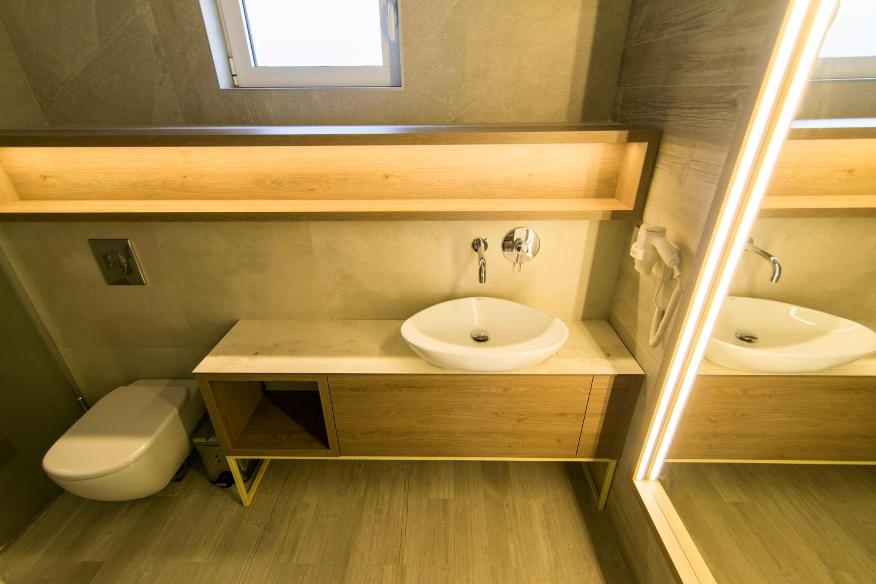 Suite with Hot Tub