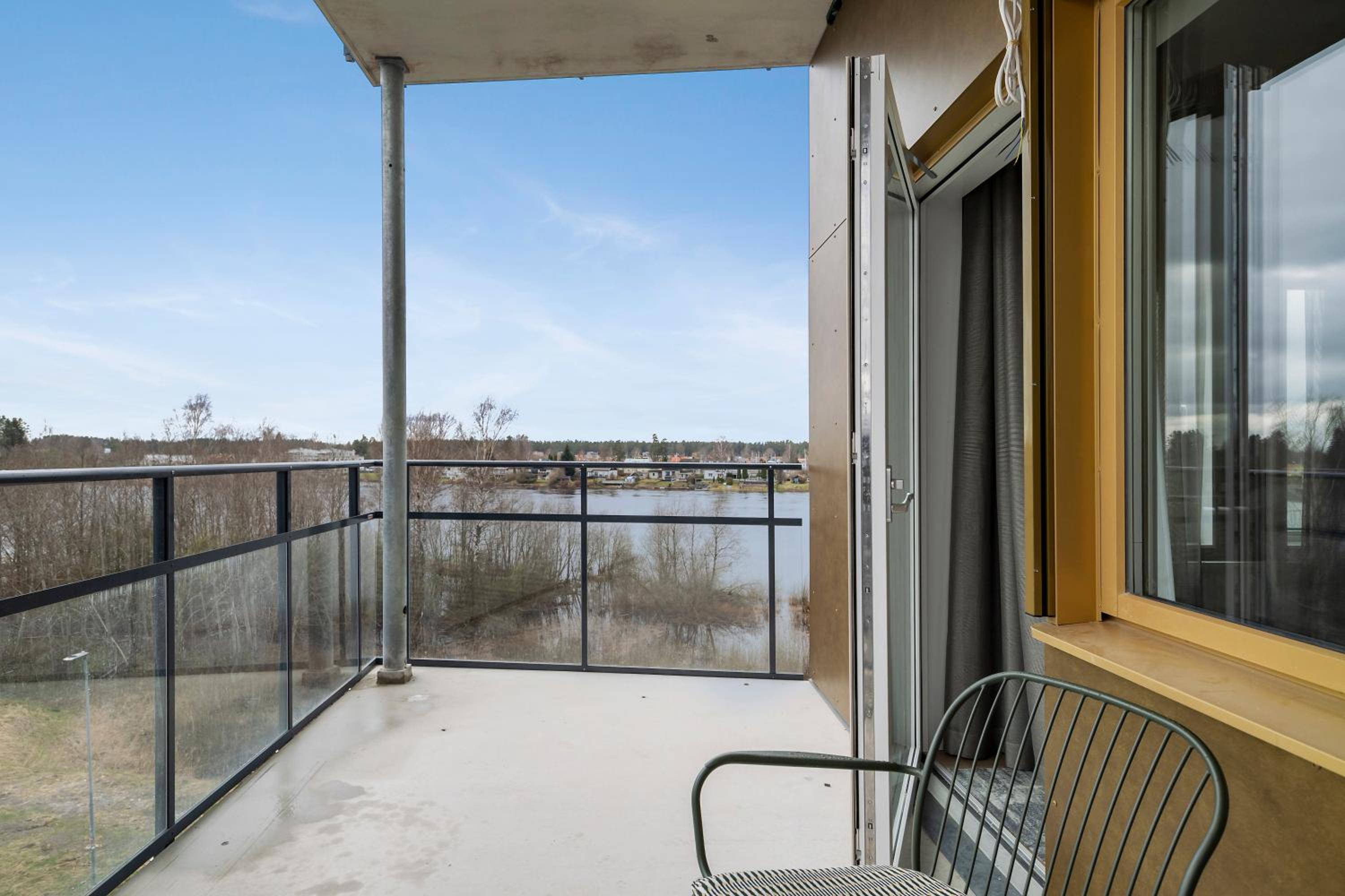 Junior King Suite with Bunk Bed and Balcony - Sea View
