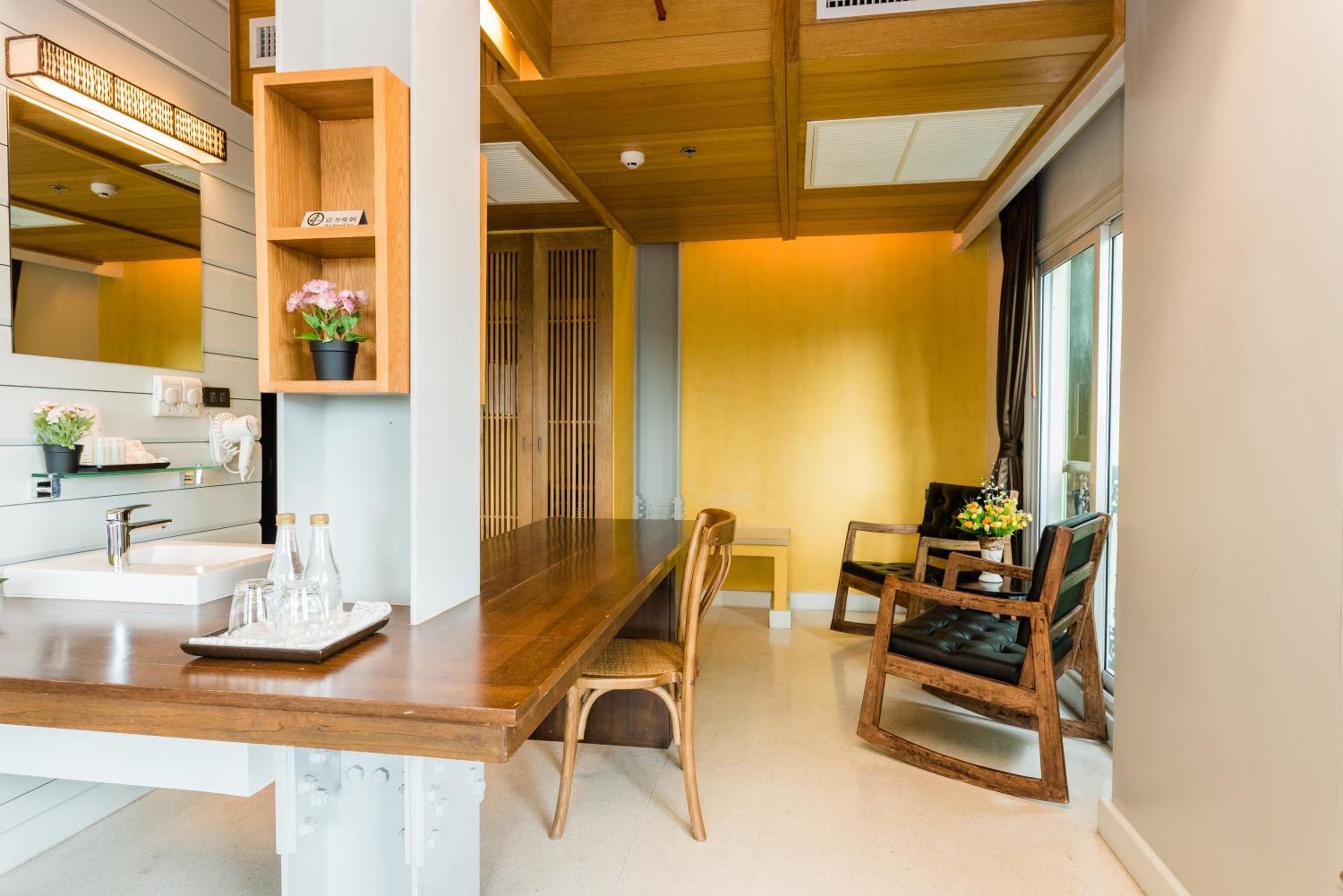 Deluxe Suite
