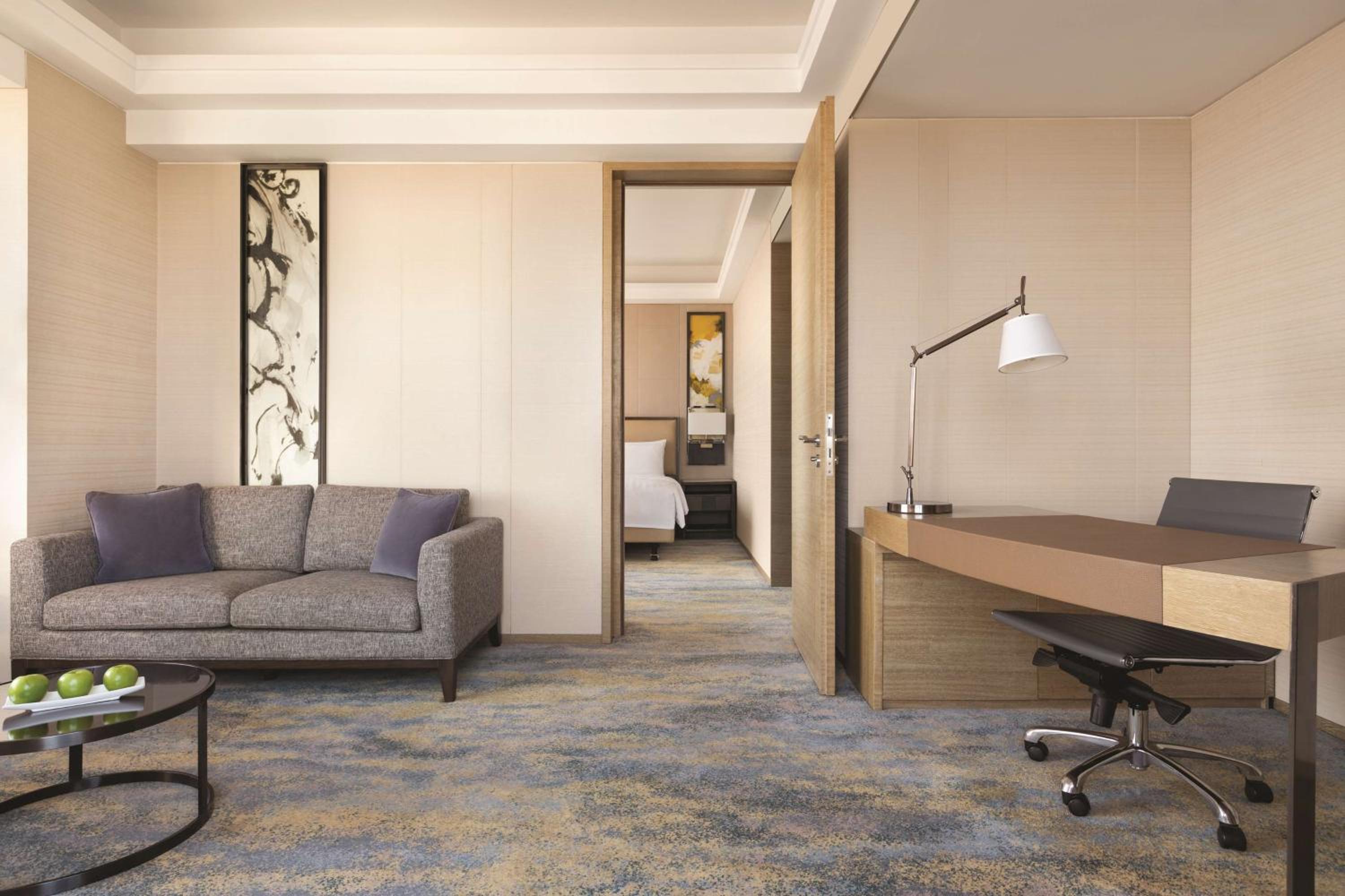 Executive Suite River View King