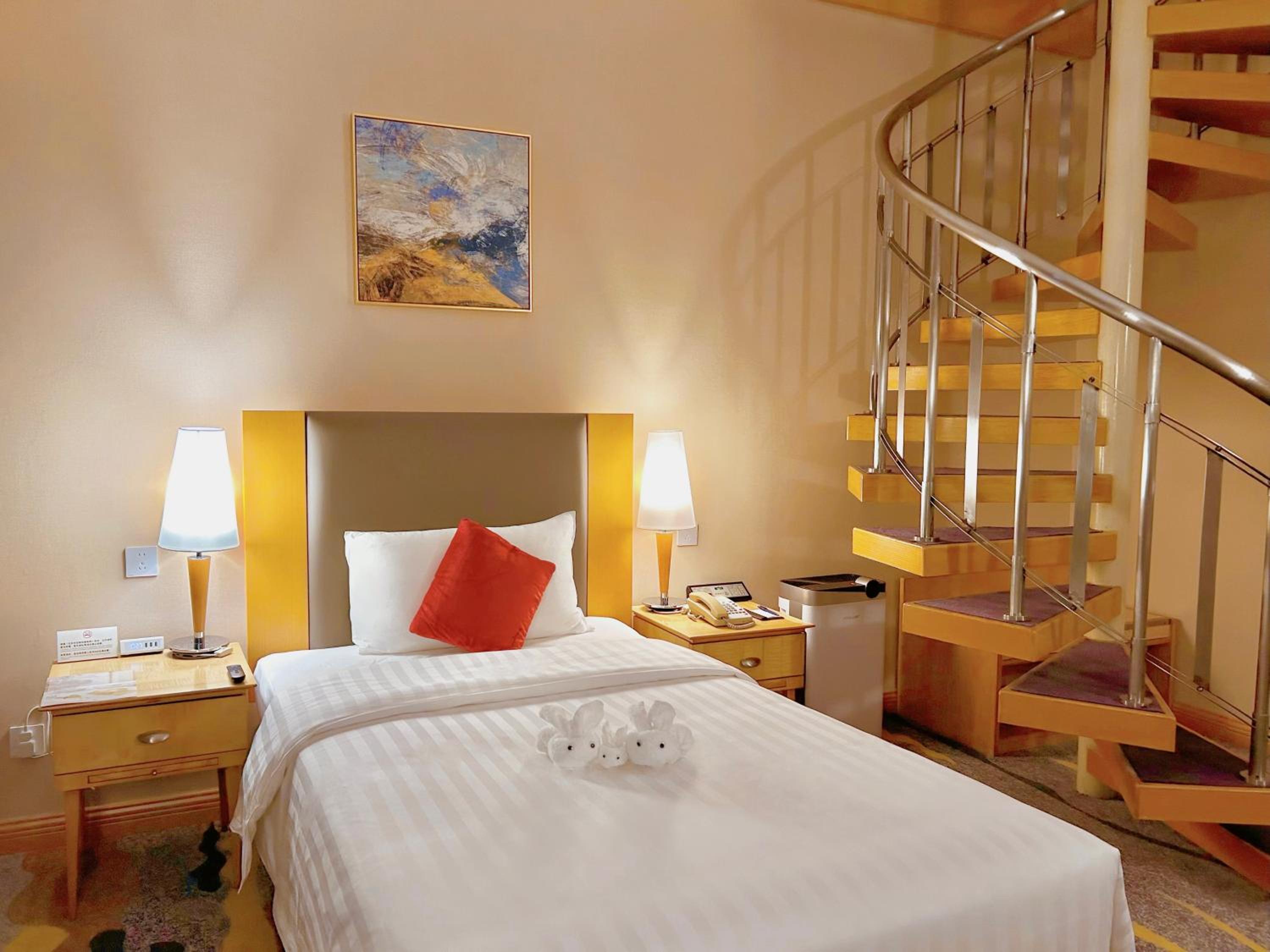 Executive Duplex Family Suite Room