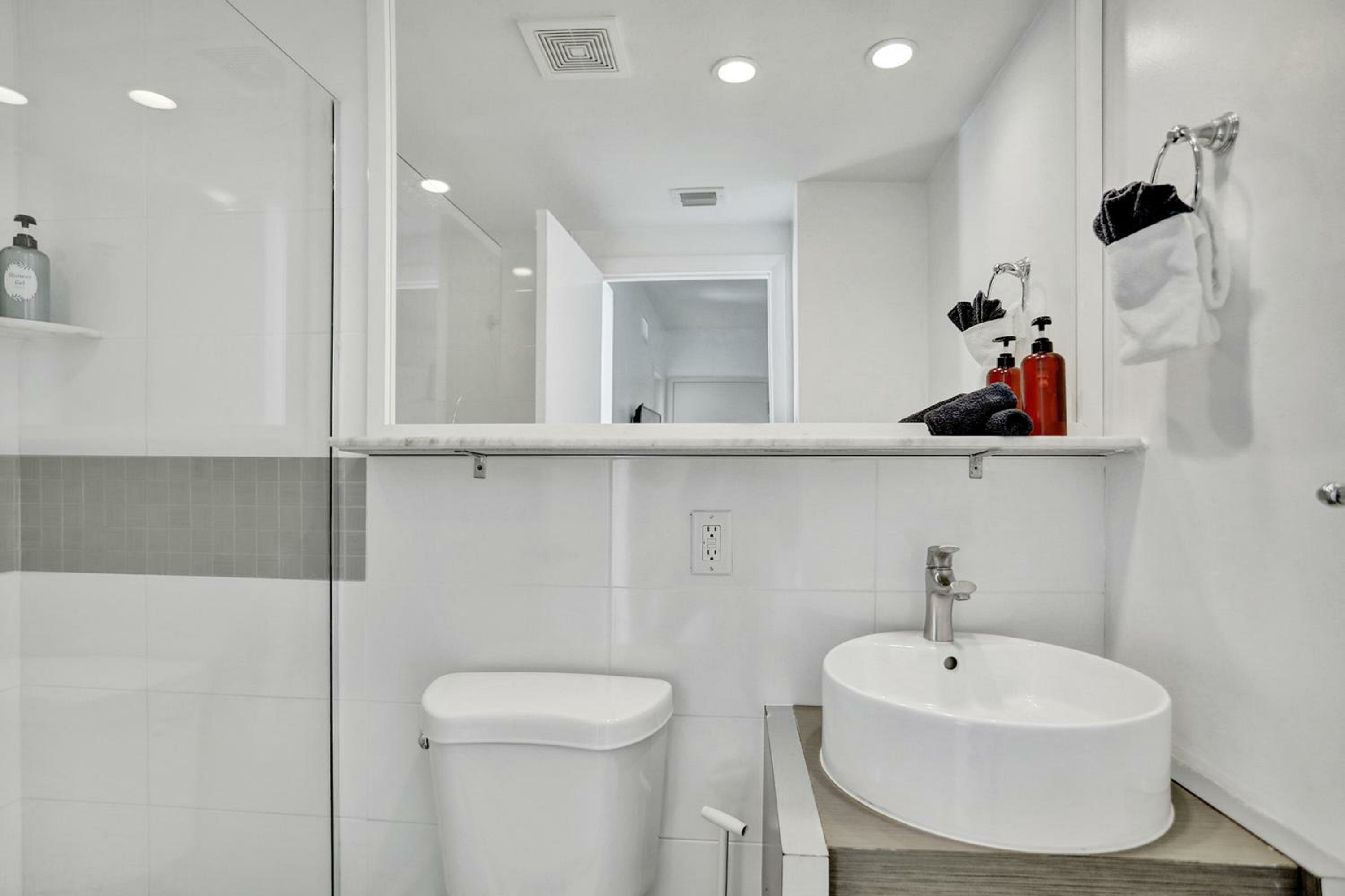 Two-Bedroom Two-Bath Suite with Kitchen