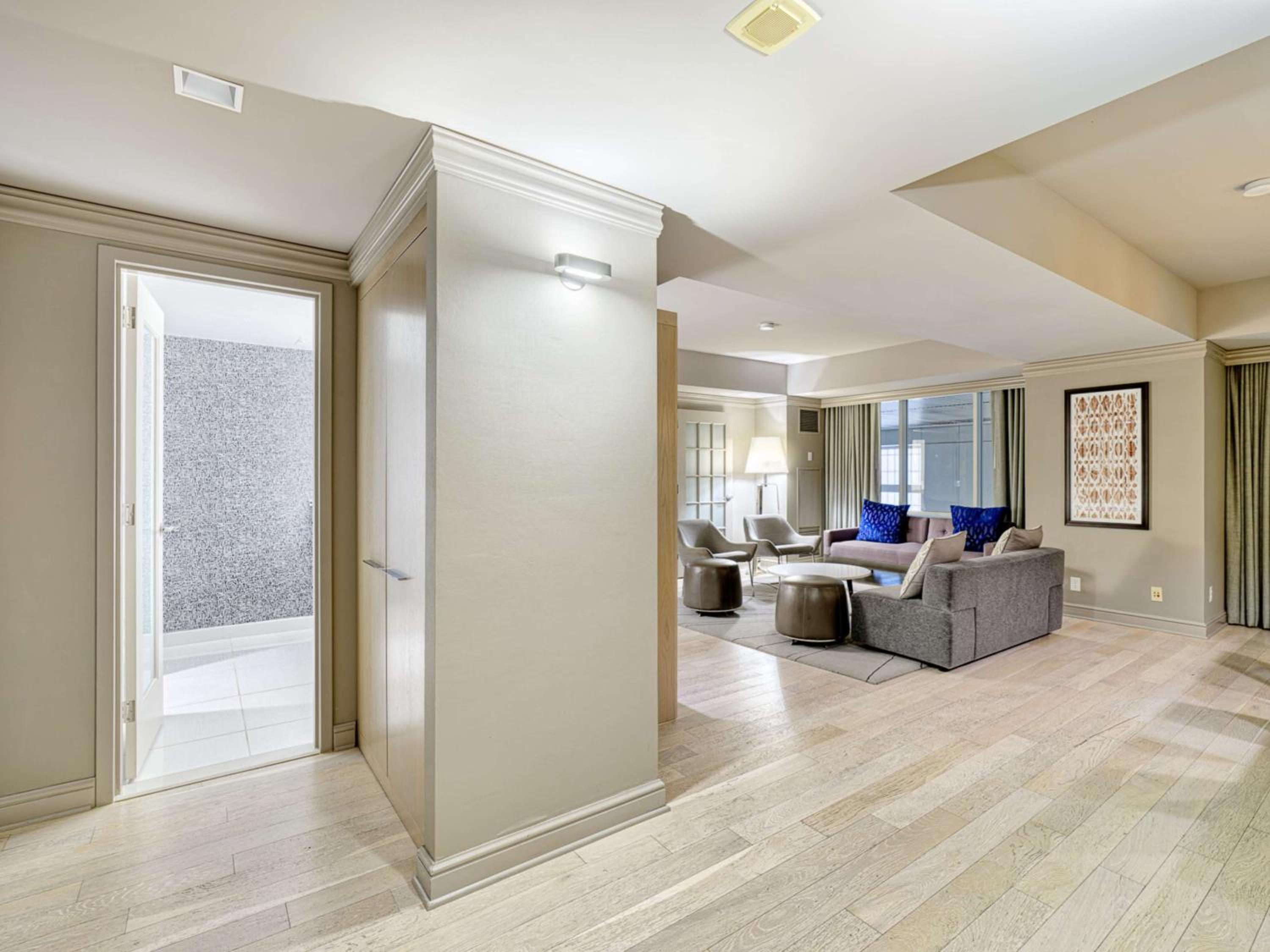 One-Bedroom Premium King Suite - Non-Smoking