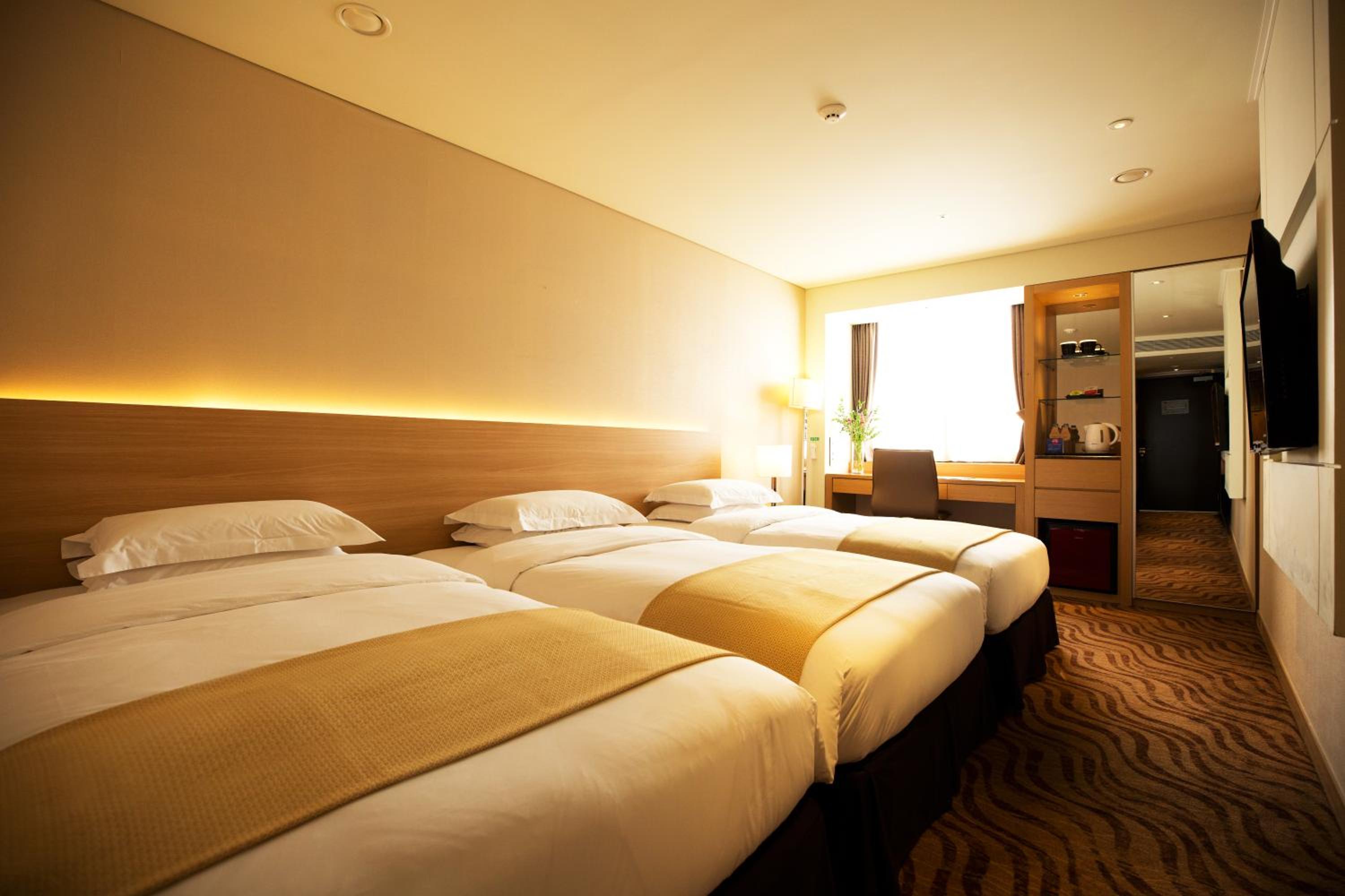 Deluxe Triple Room