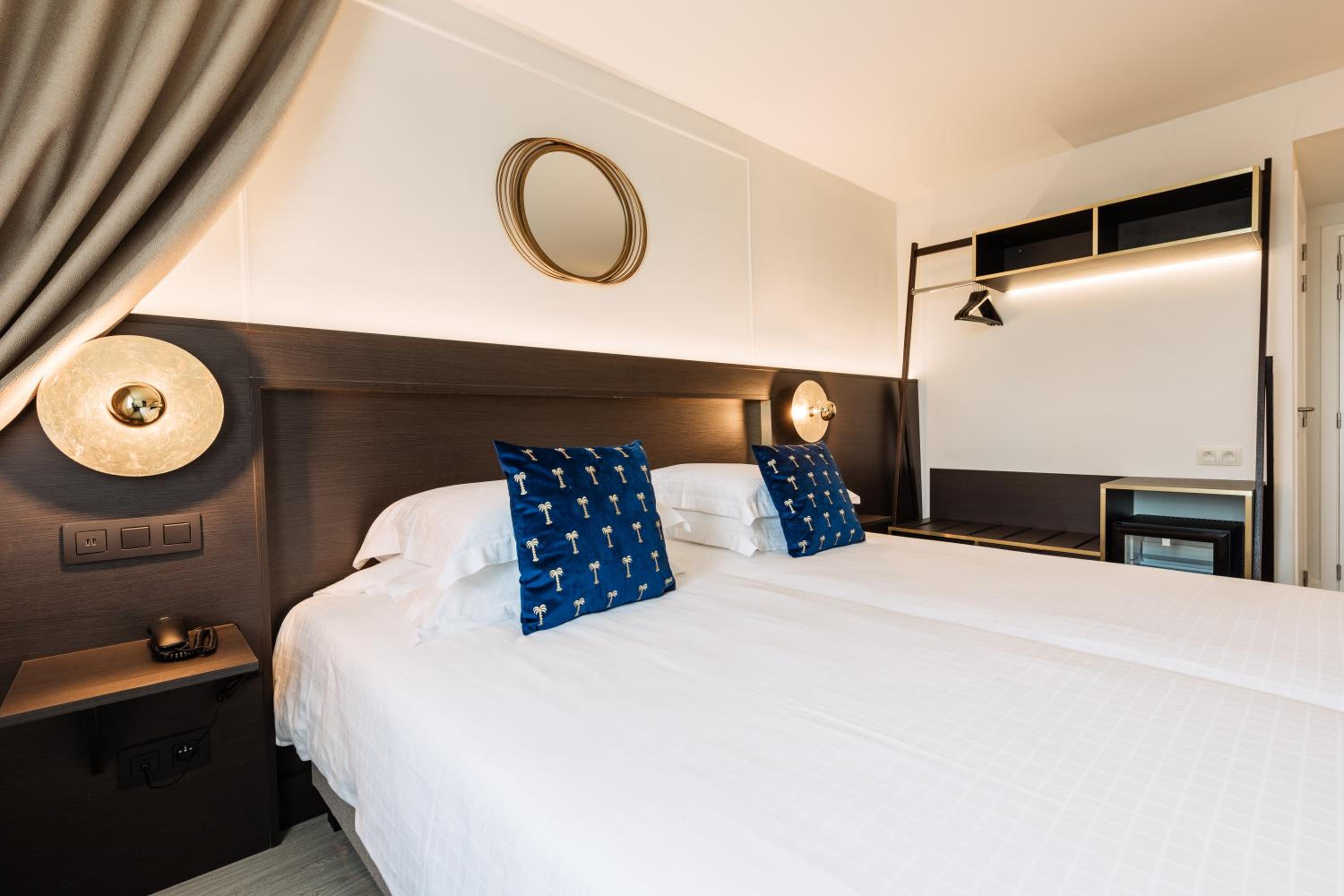 Comfort Room Courtyard