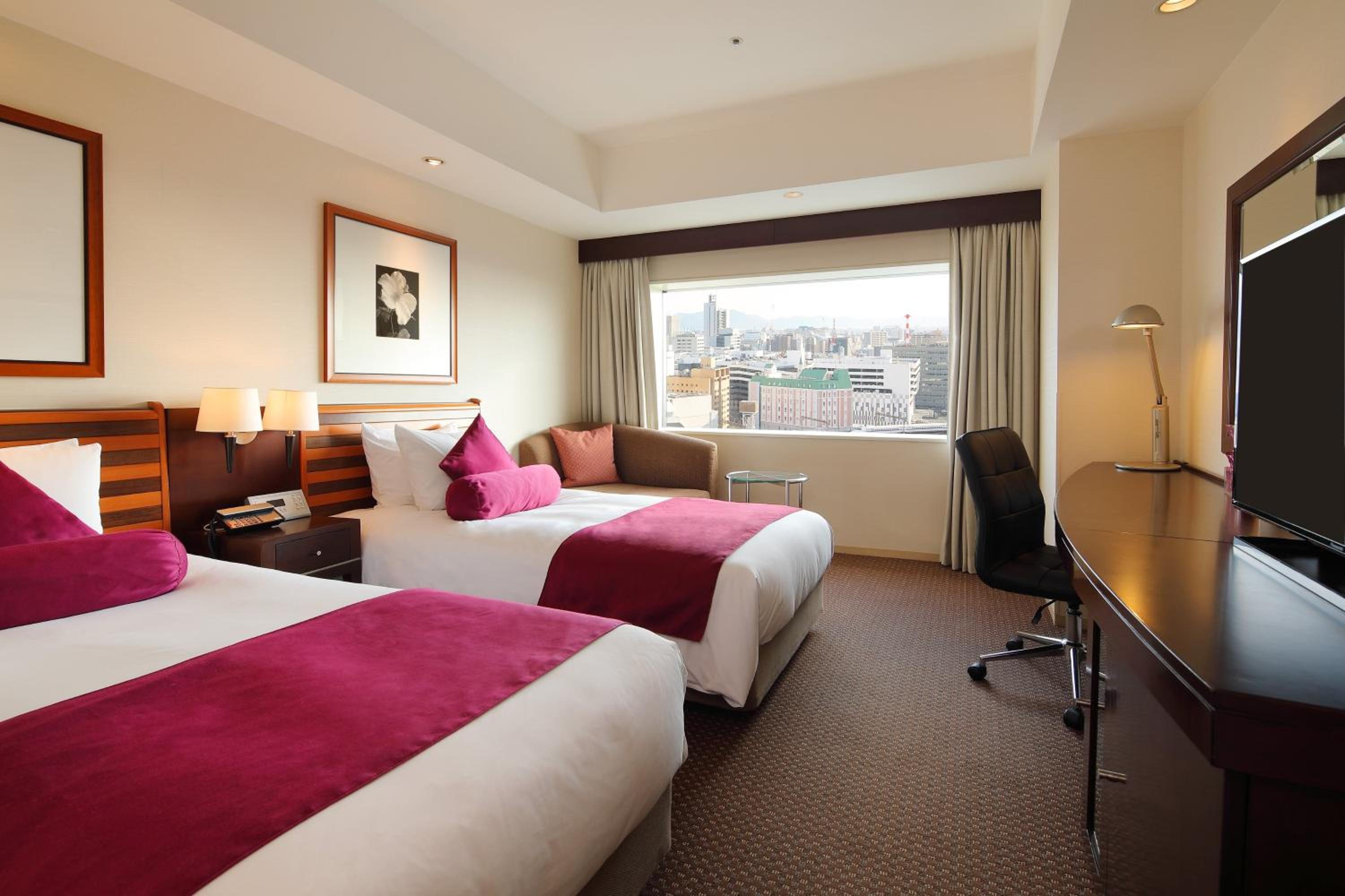 2 Single Beds Premium High Floor Lounge Access