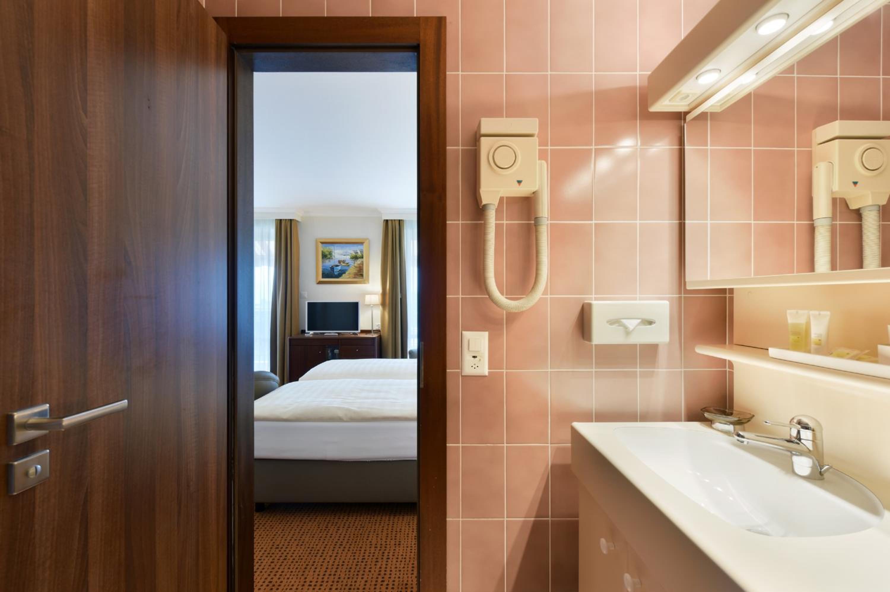 Superior Twin Room with Balcony 