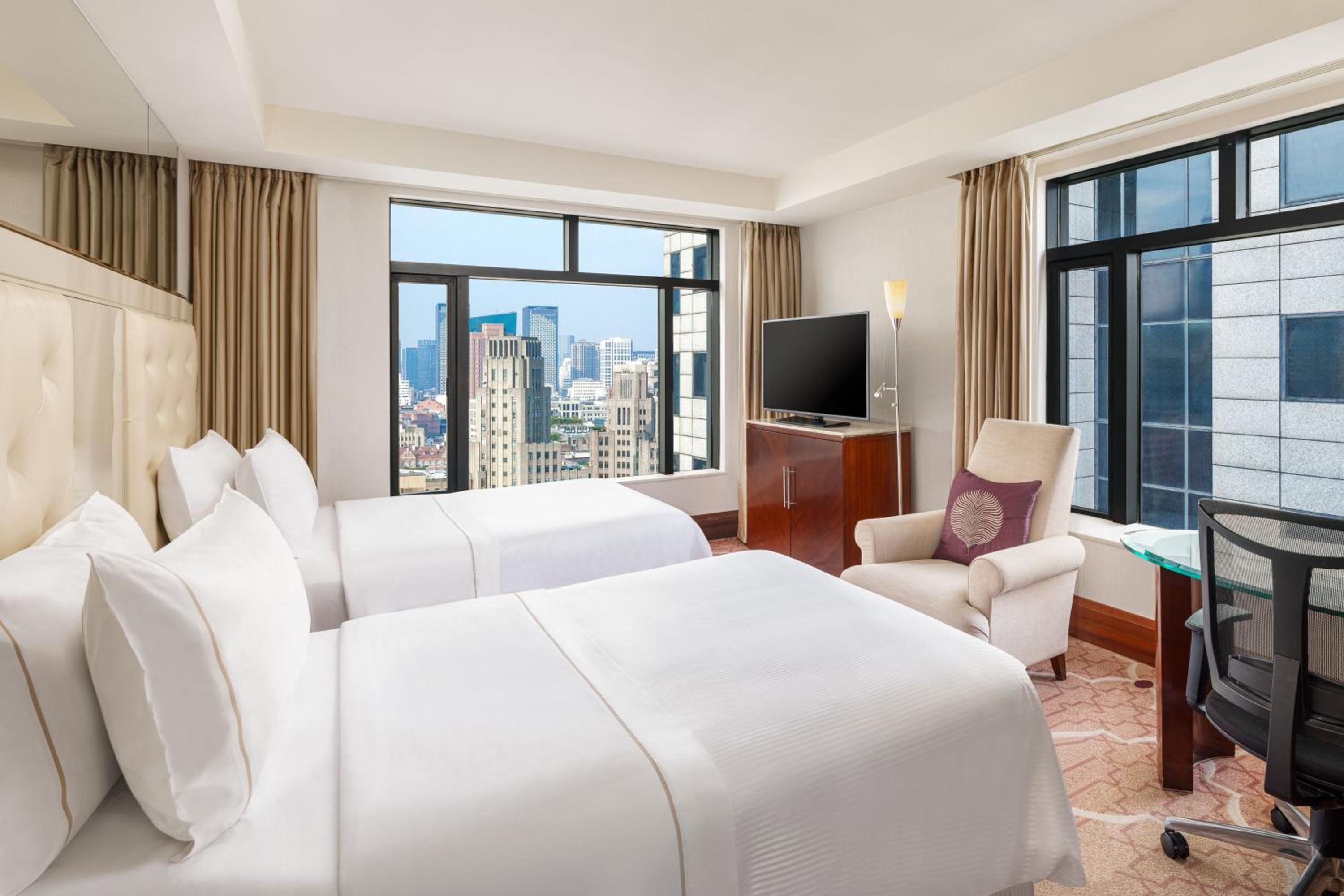 Crown Deluxe Twin Room