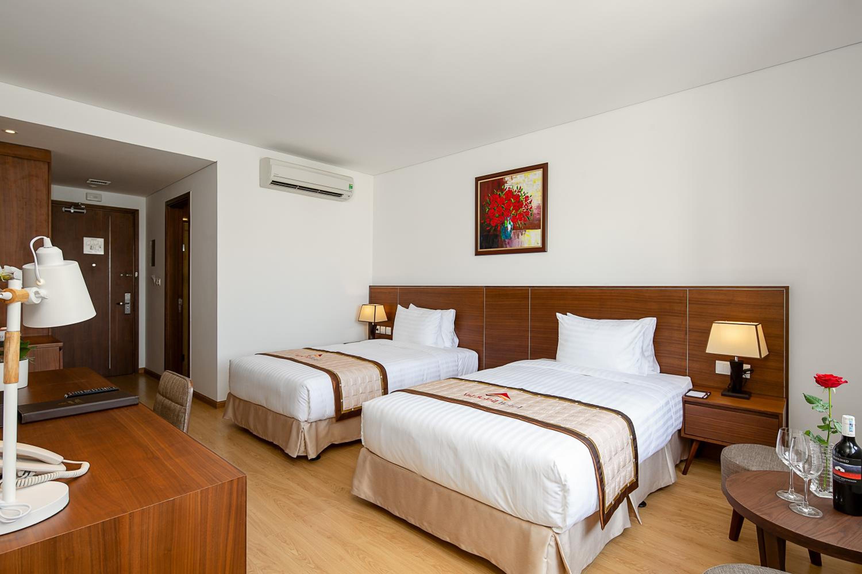 Deluxe Twin Room with City View