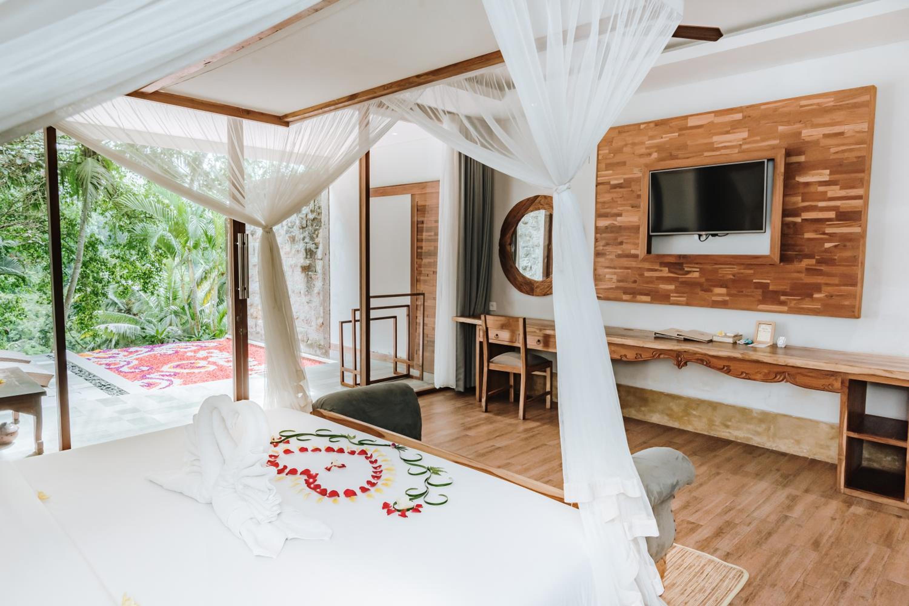 One-Bedroom Pool Villa with River View