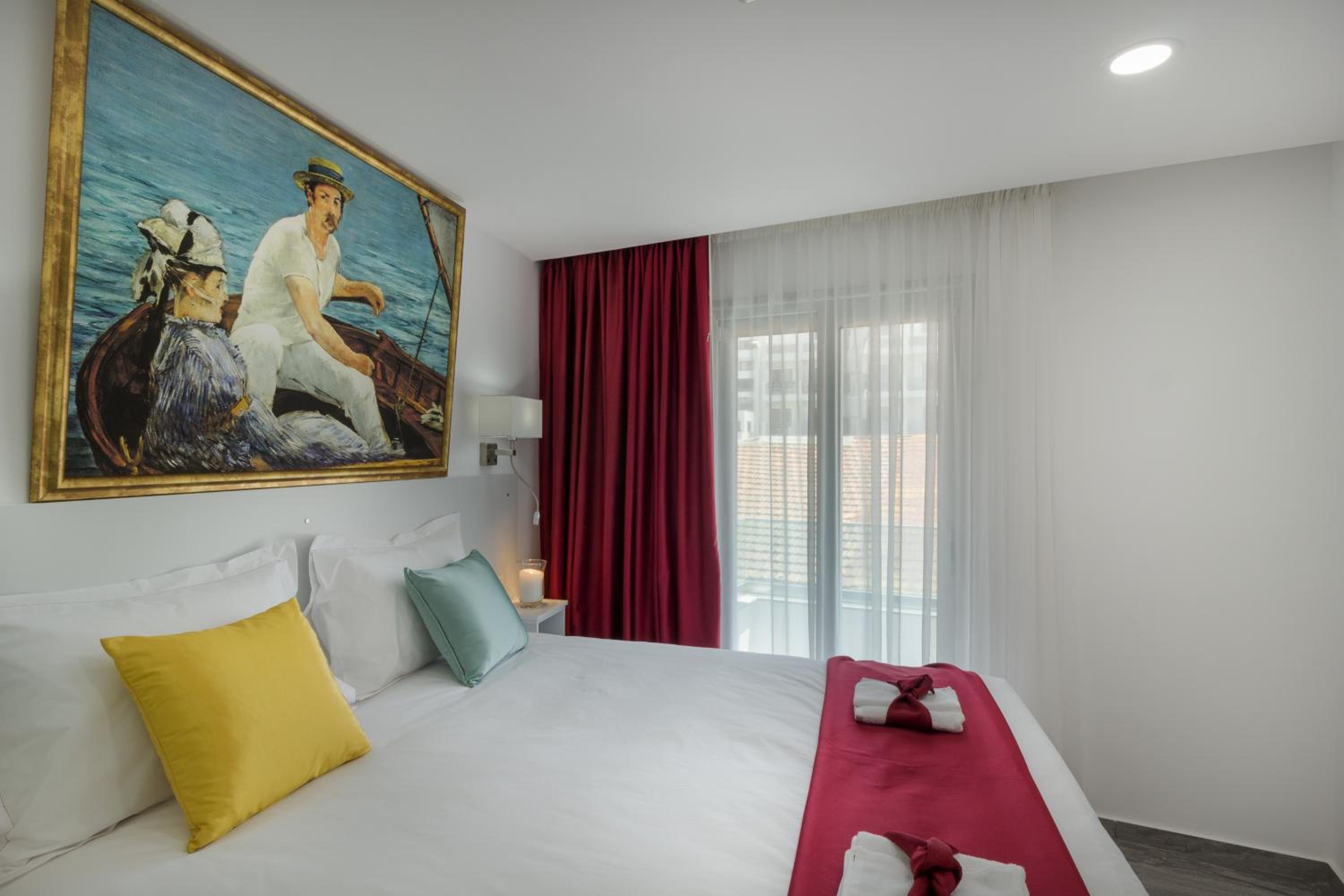 Apartment with Balcony