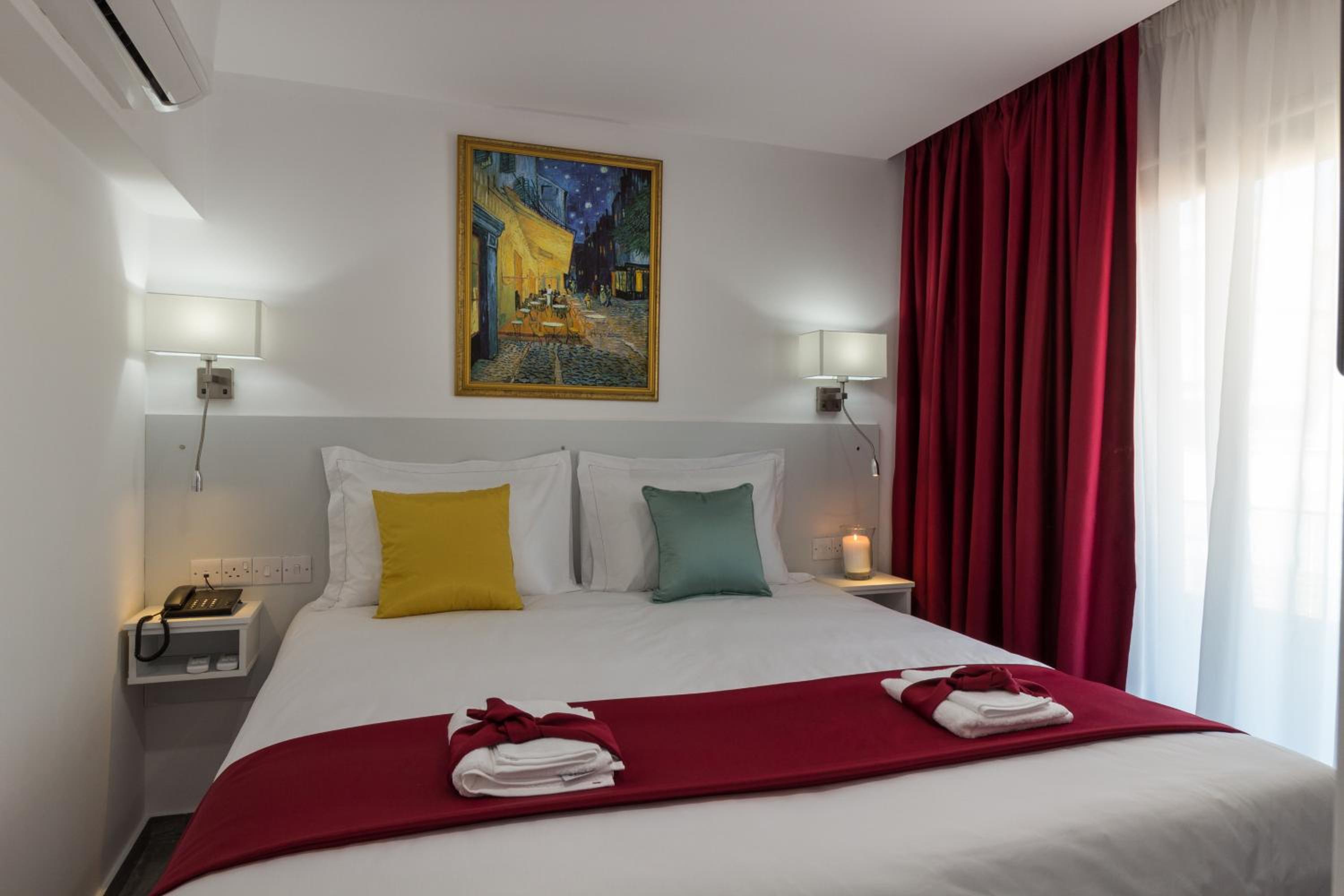 Apartment with Balcony