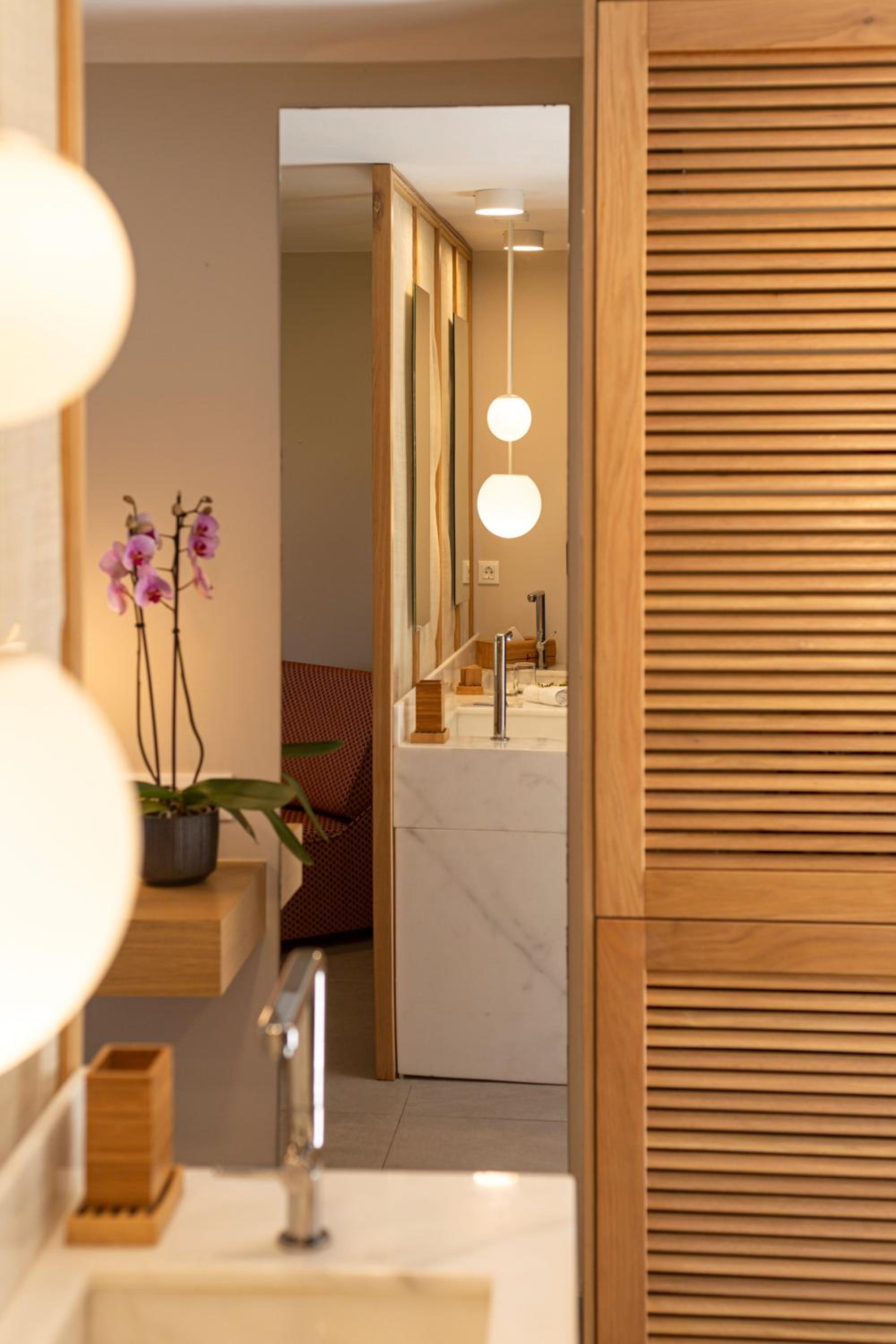 Mythica Bungalow, Beachfront