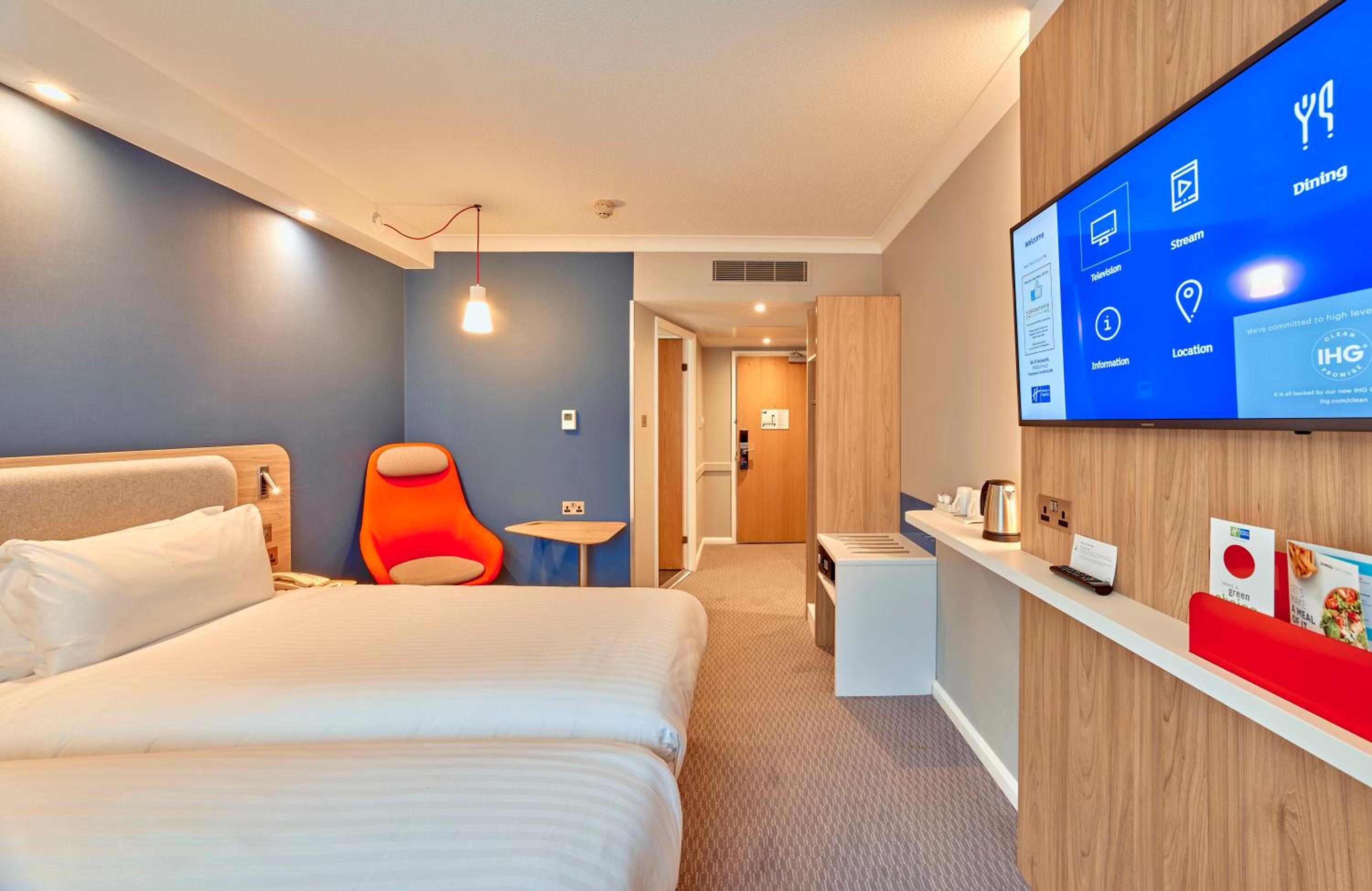 Standard Twin Room with Free Hot Breakfast