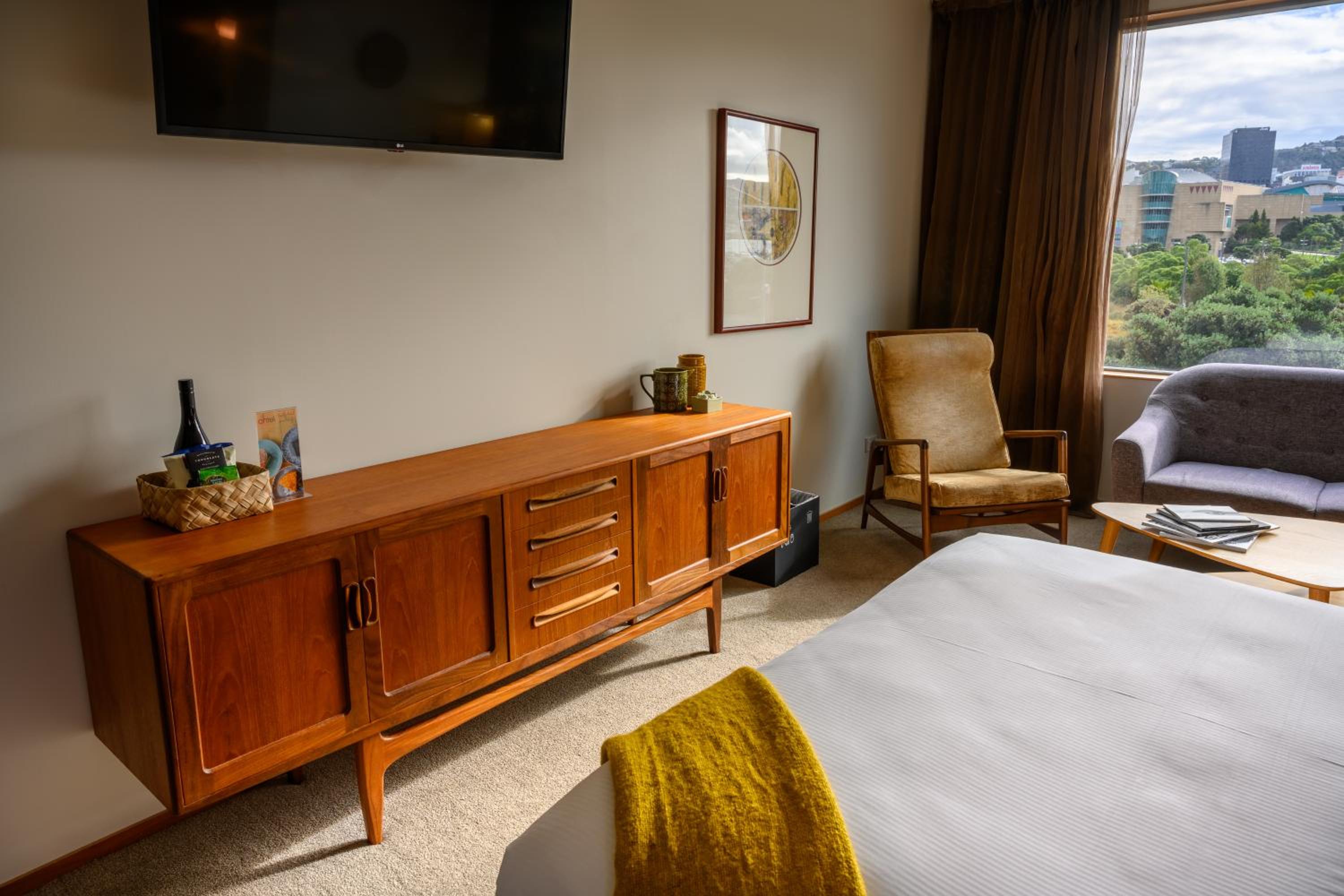 Superior King Room with City Views