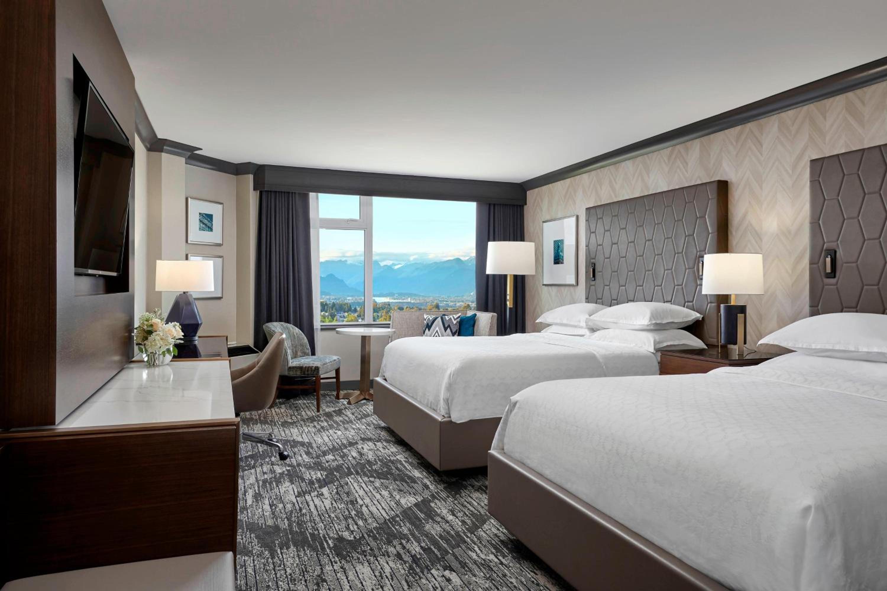 Club Queen Room with Two Queen Beds - Lounge Access