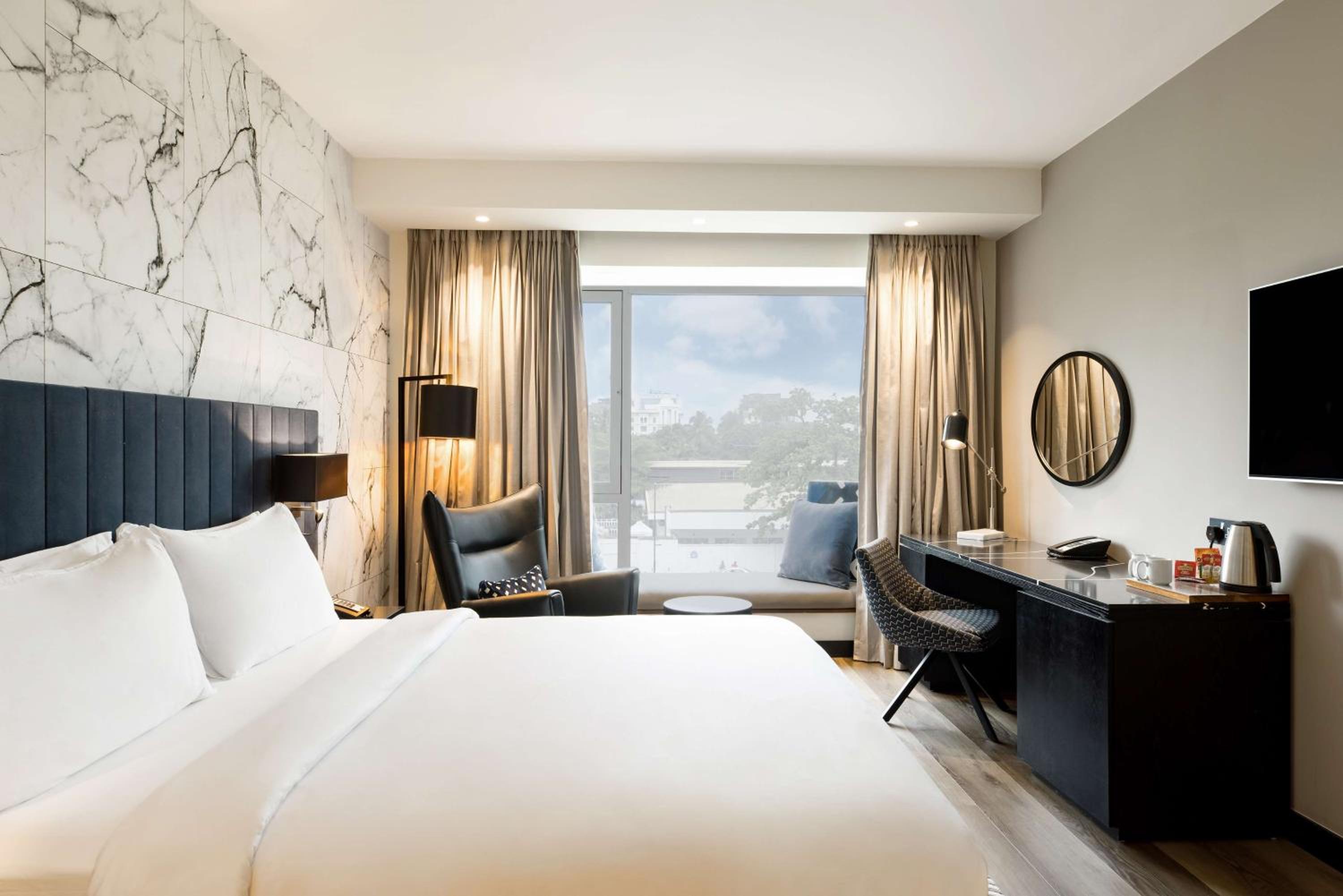 Executive Room with Lagoon View and Lounge Access