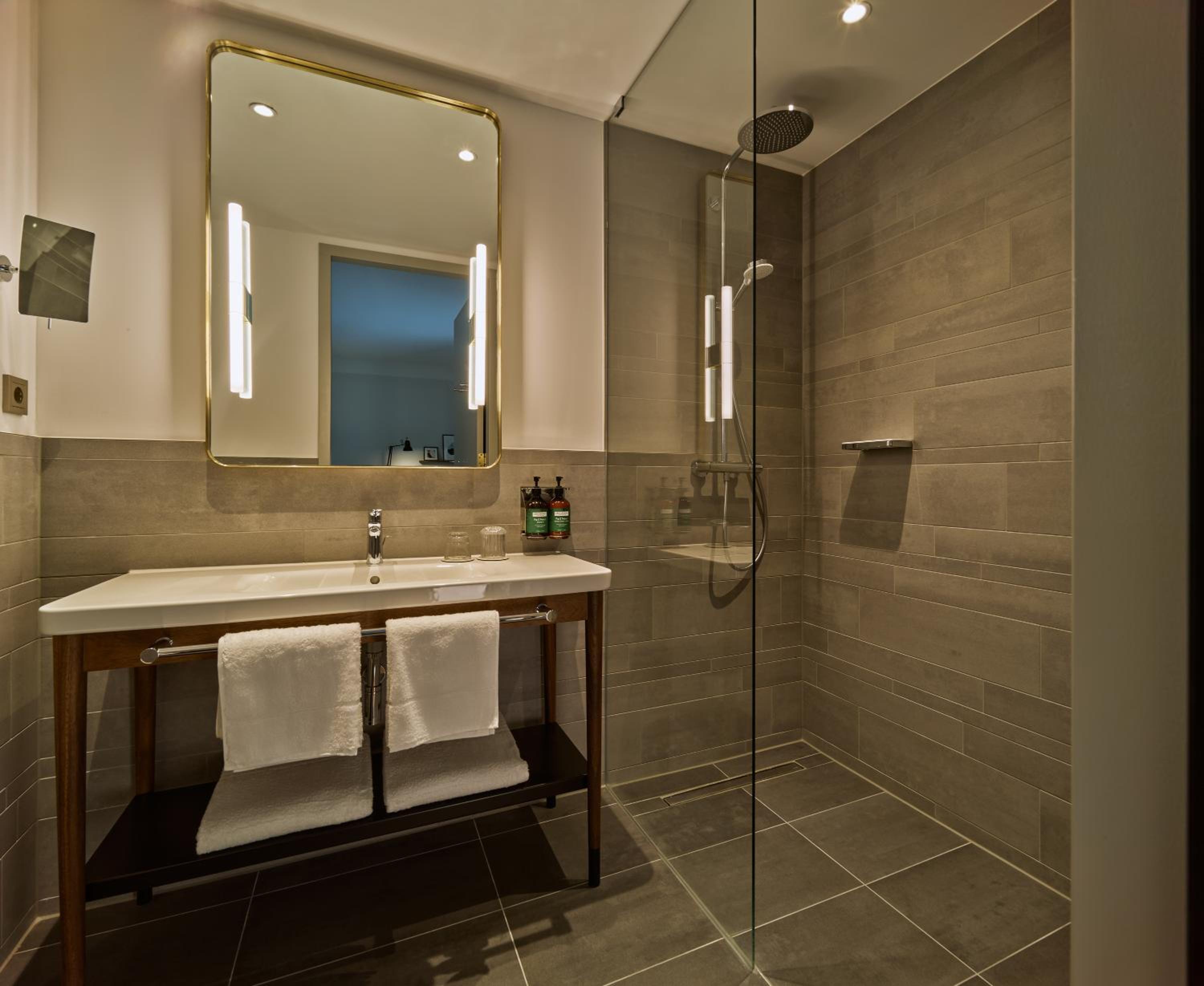 King Suite with Kneuterdijk View