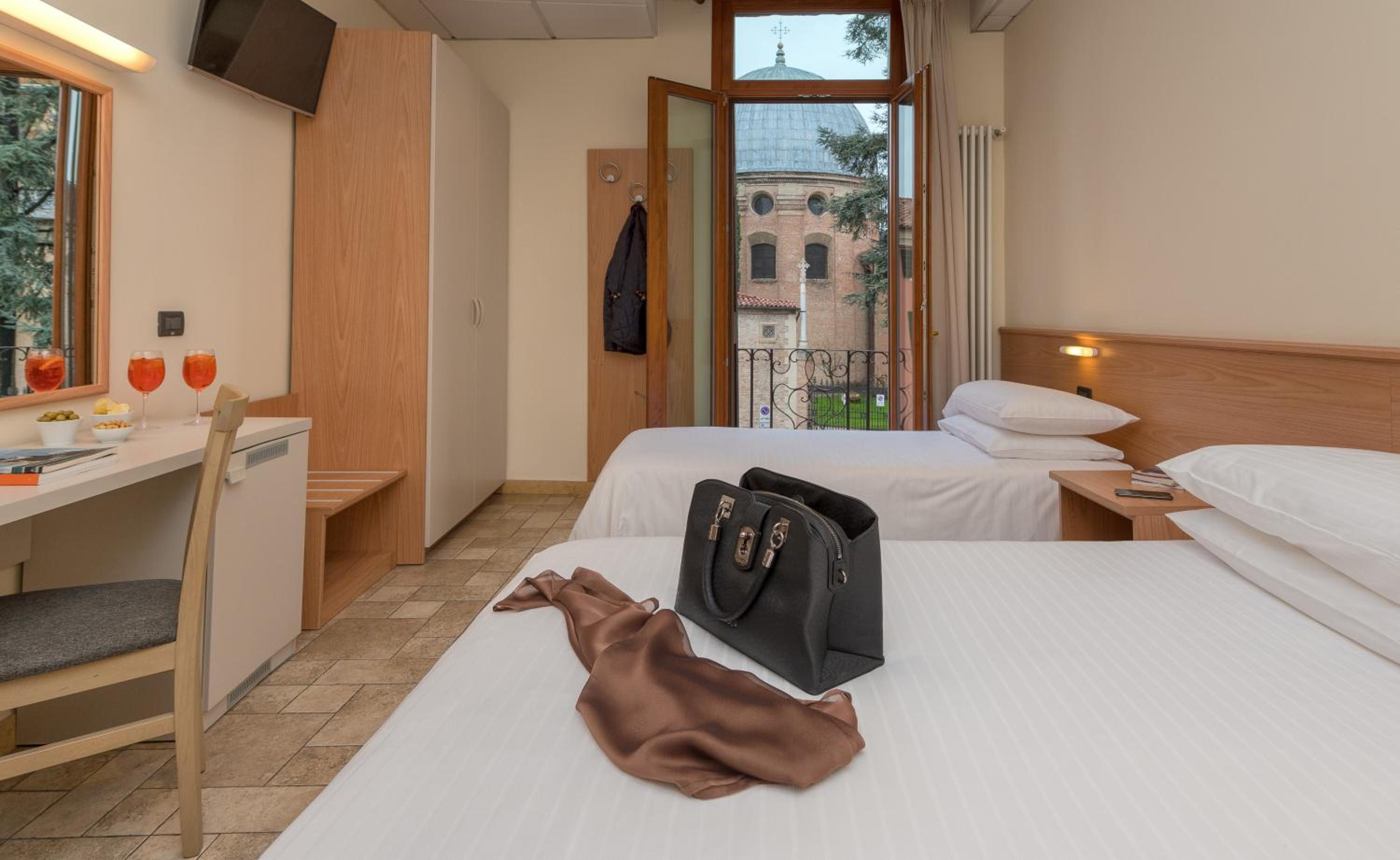 Standard Triple Room with View