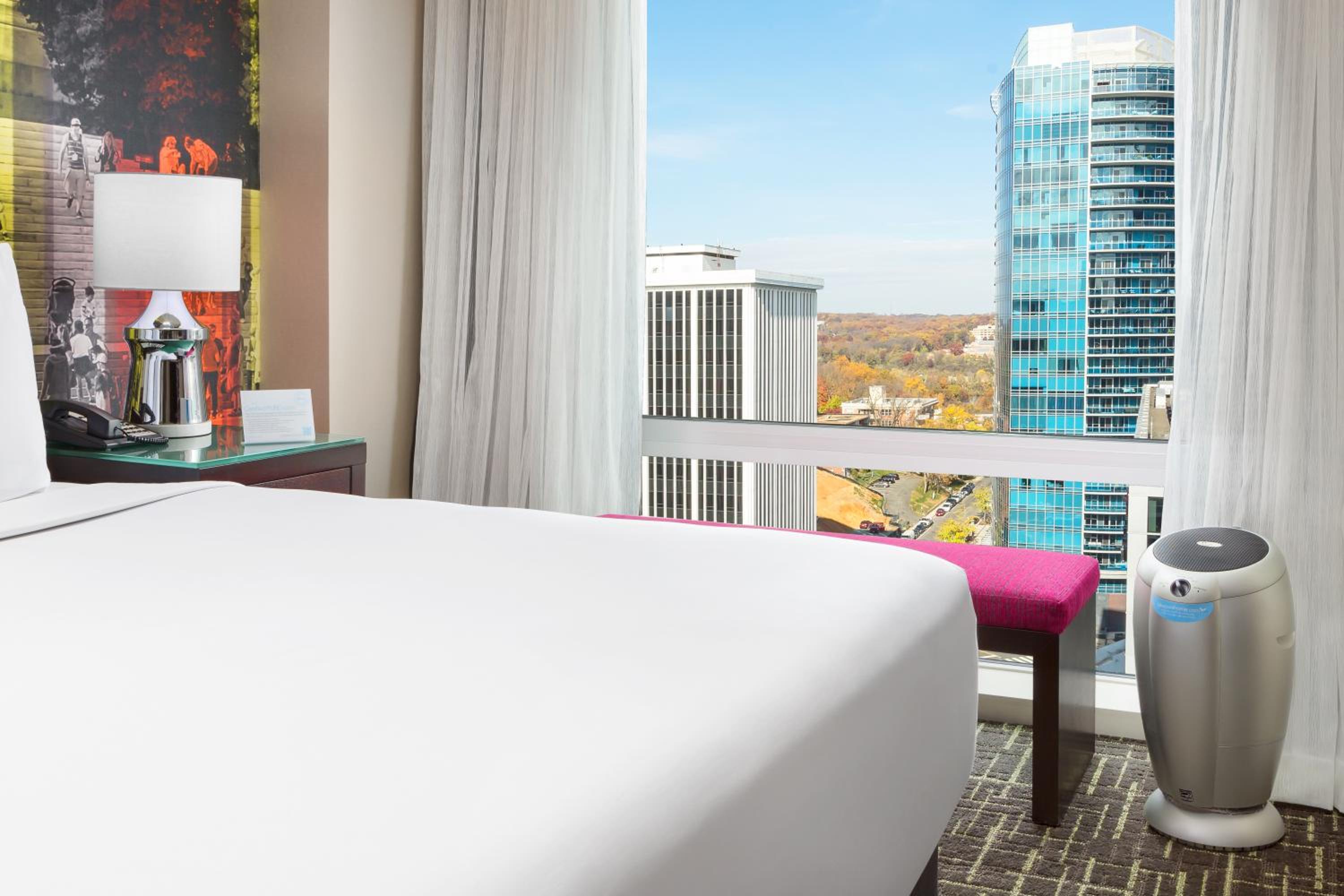 Corner Small King Room