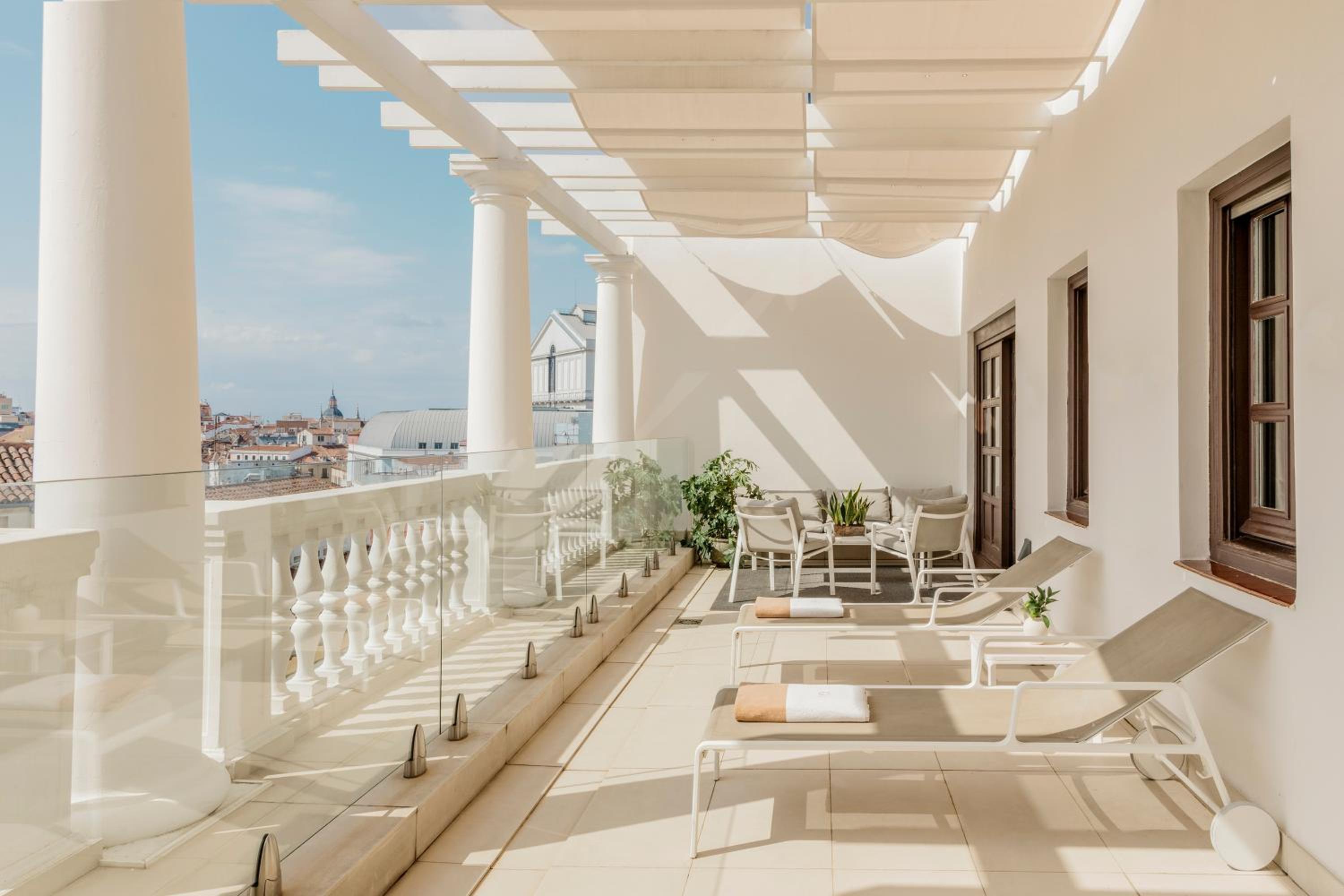 Margarita Presidential Suite Red Level