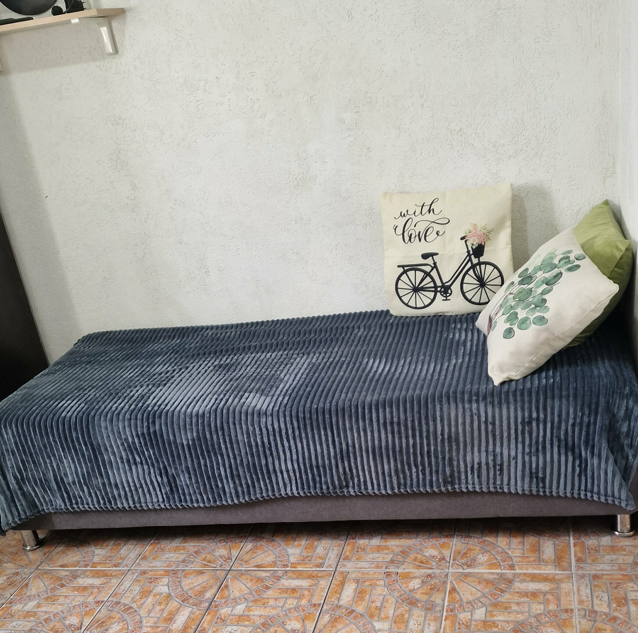 Трехместный номер «Комфорт» с душем