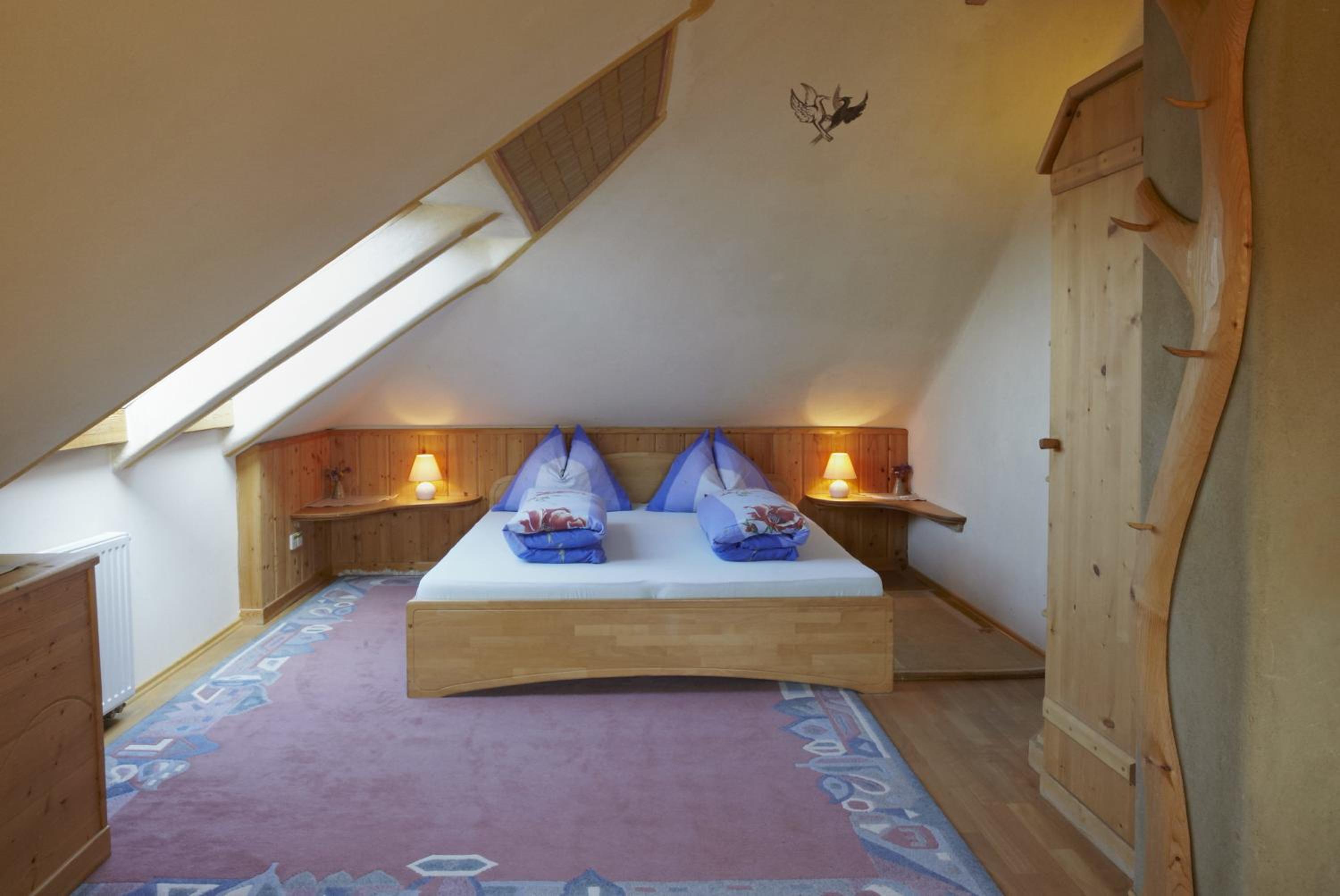 Family Room (2 Adults + 2 Children)