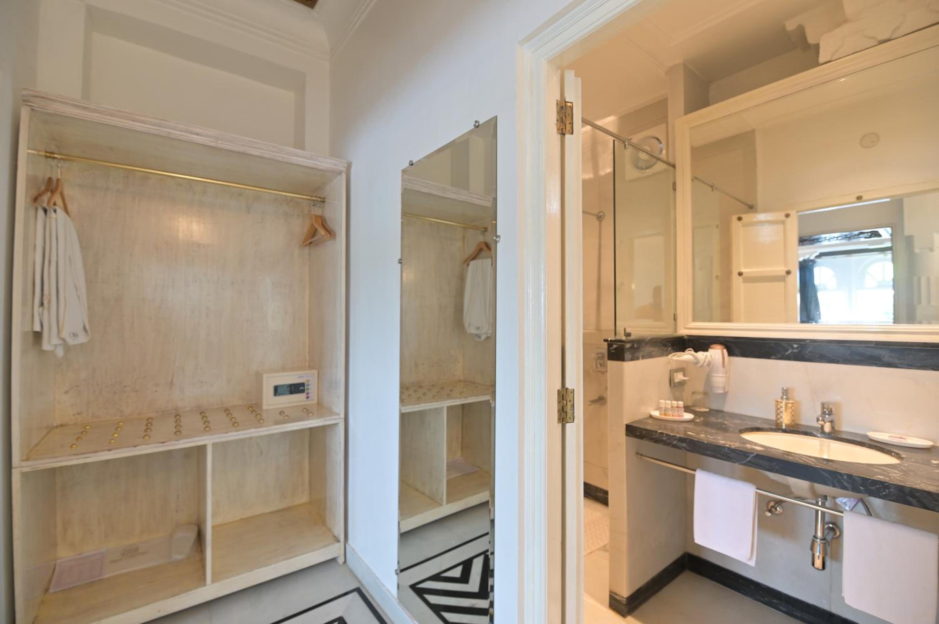 Heritage Room Lake Facing: Avail 15% Discount on all restaurant bills,50% Discount on any spa services (Valid for stay till 30th September 2025) 