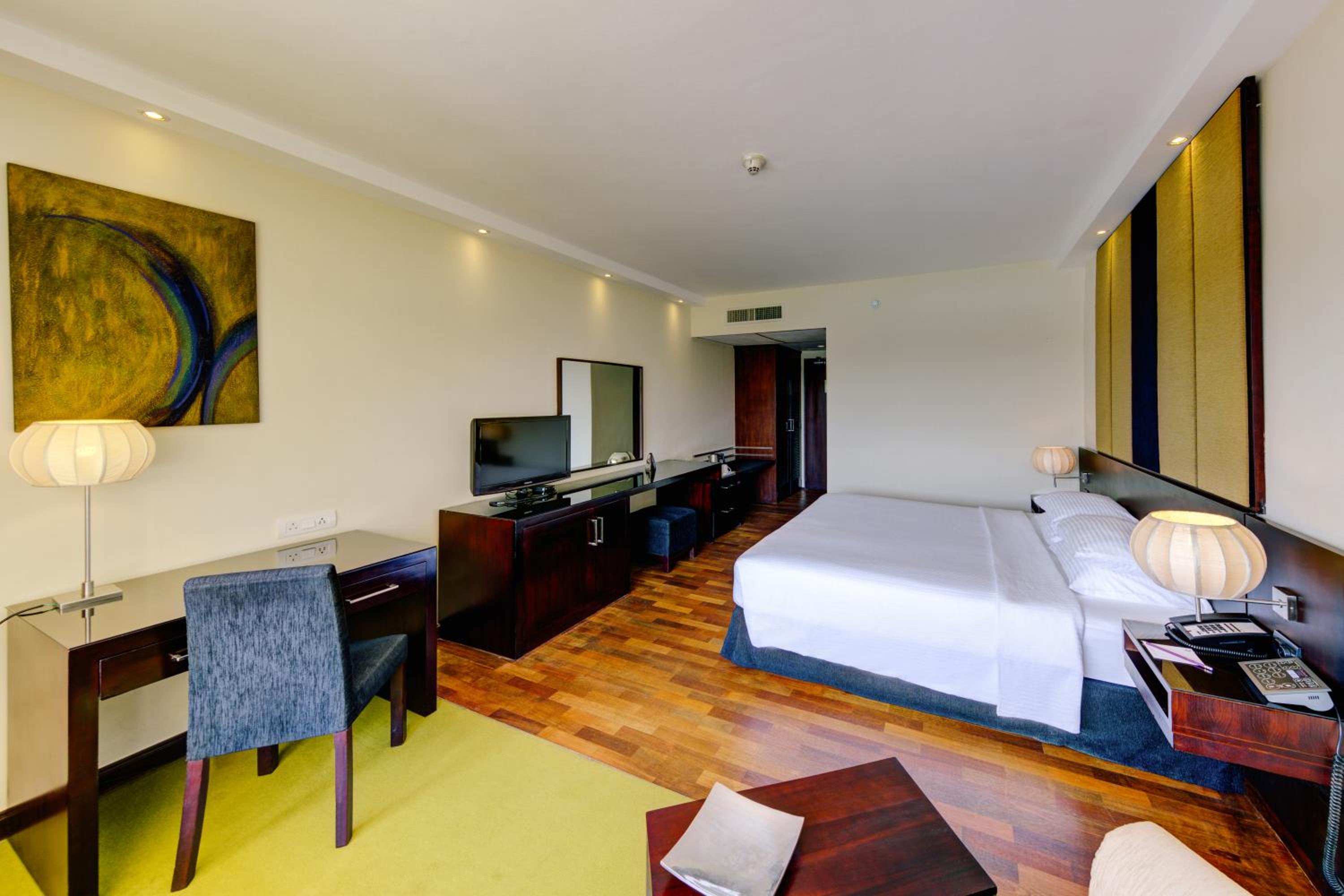 Premium Room Pool & Lakeview