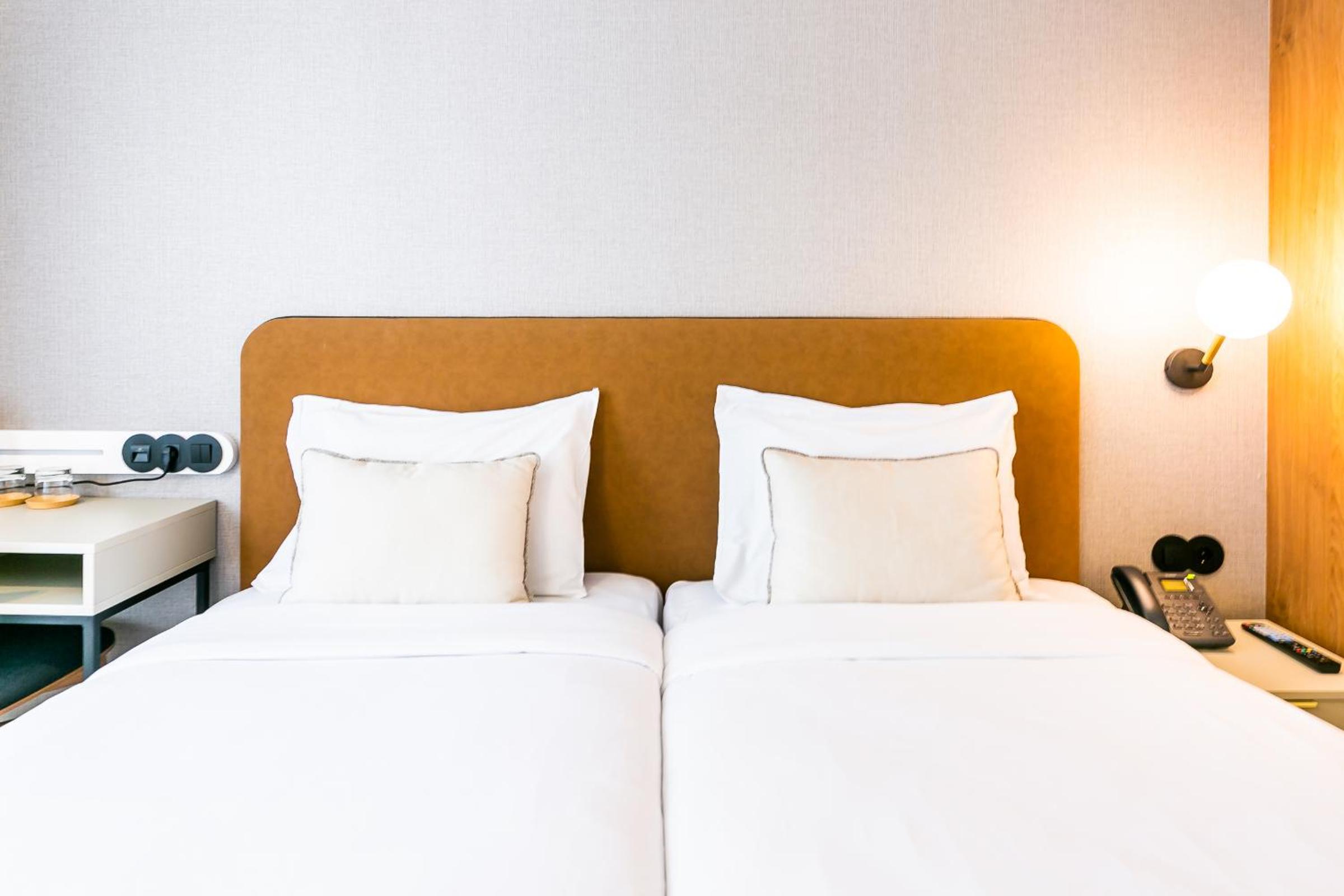 Classic Room with Street View