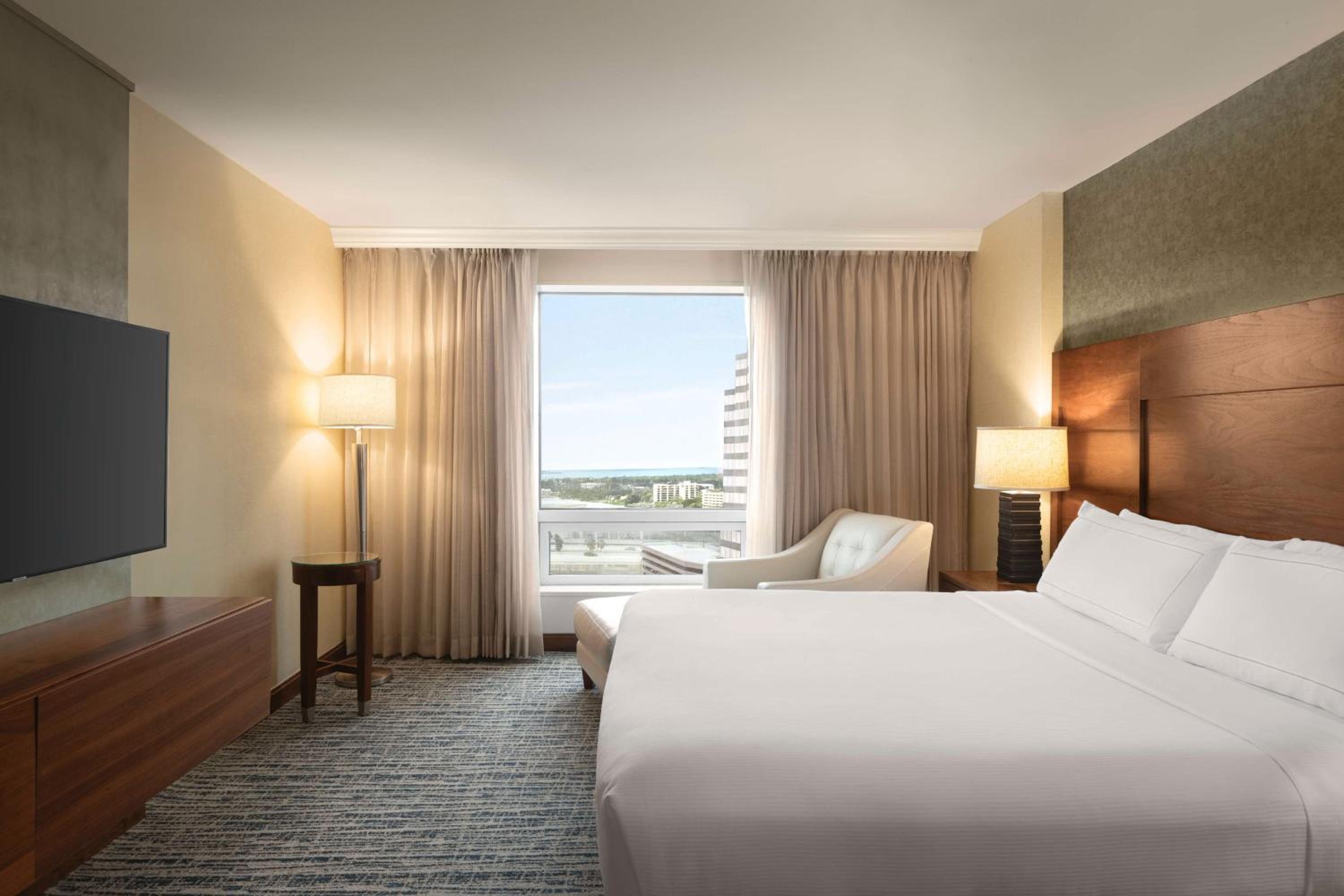 One-Bedroom King Suite with Pool View