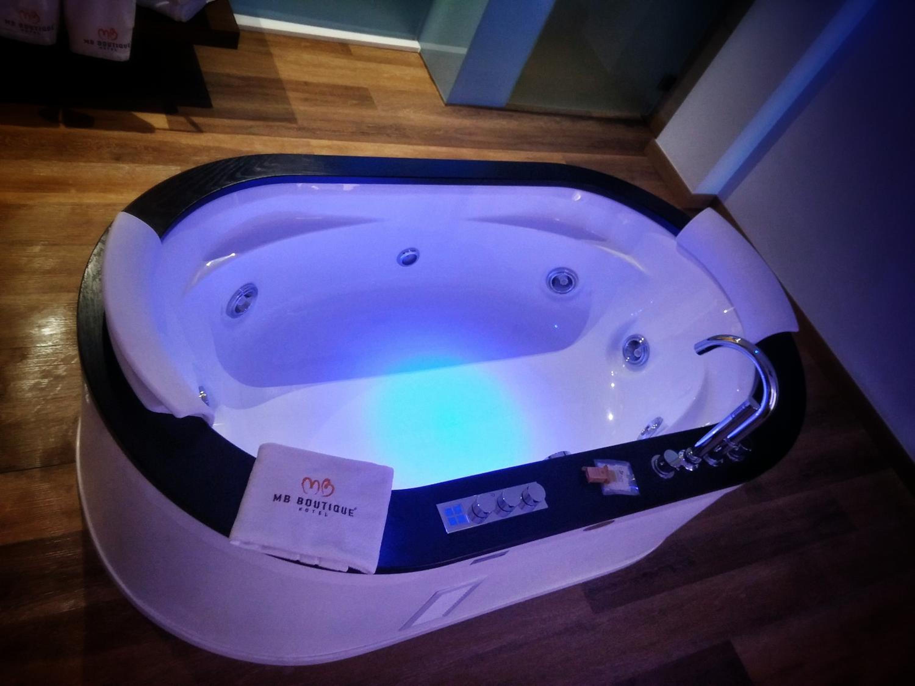 Superior Double Room with Hot Tub  and Terrace