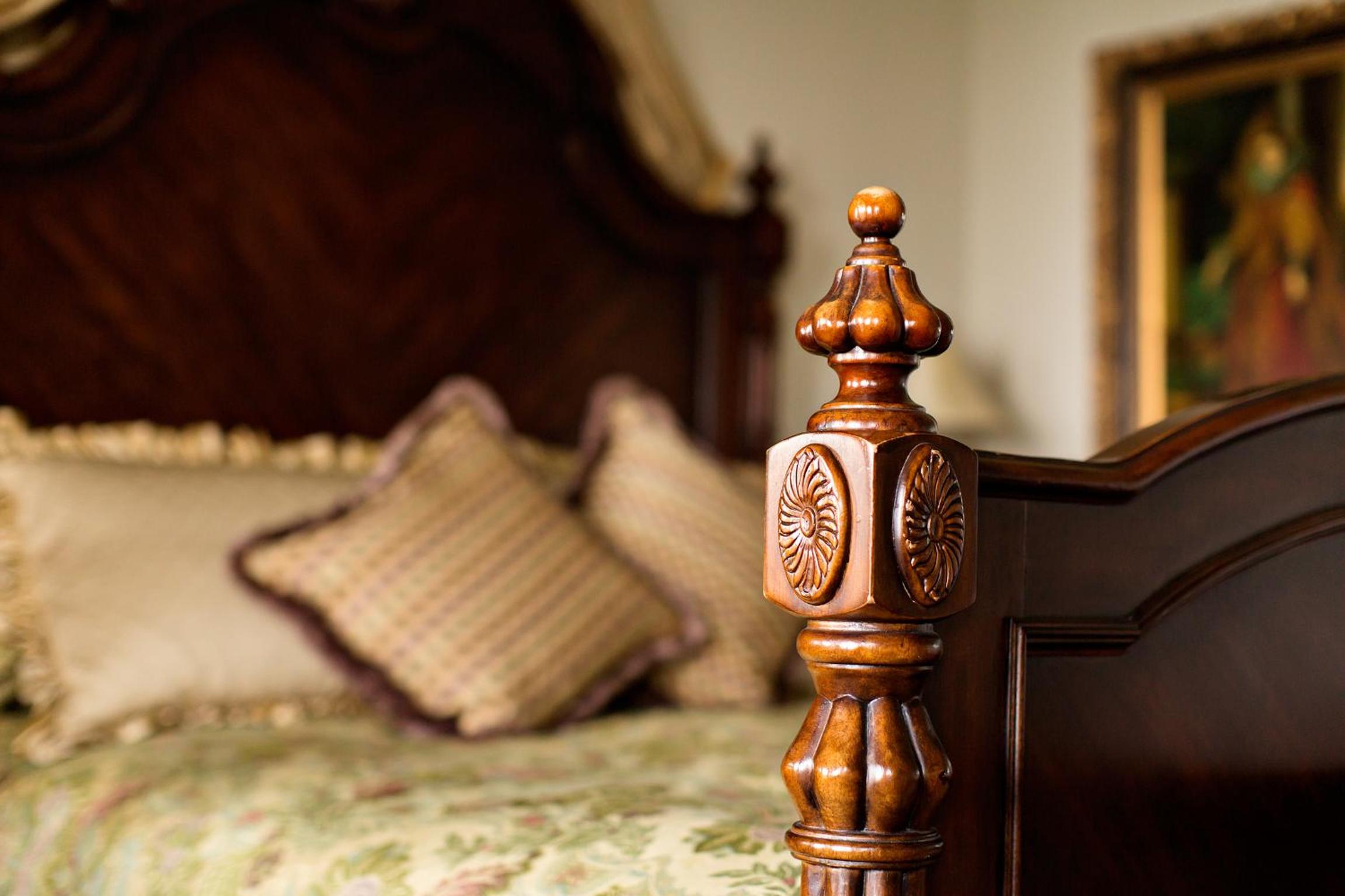 Regency Signature Guest Room