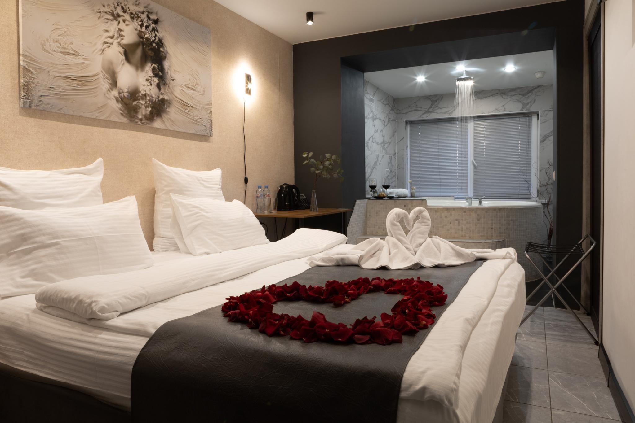 2-местный номер улучшенный с круглой ванной